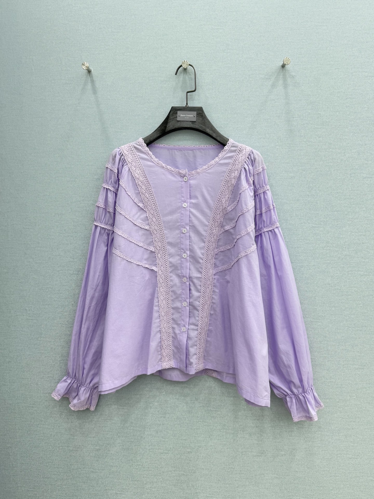 🛒𝐍𝐄𝐖 · 𝟐𝟎𝟐6/爆款现货原单品质 小众*｜2026新款蕾丝拼接刺绣衬衫精致版型，花边刺绣，高级肌