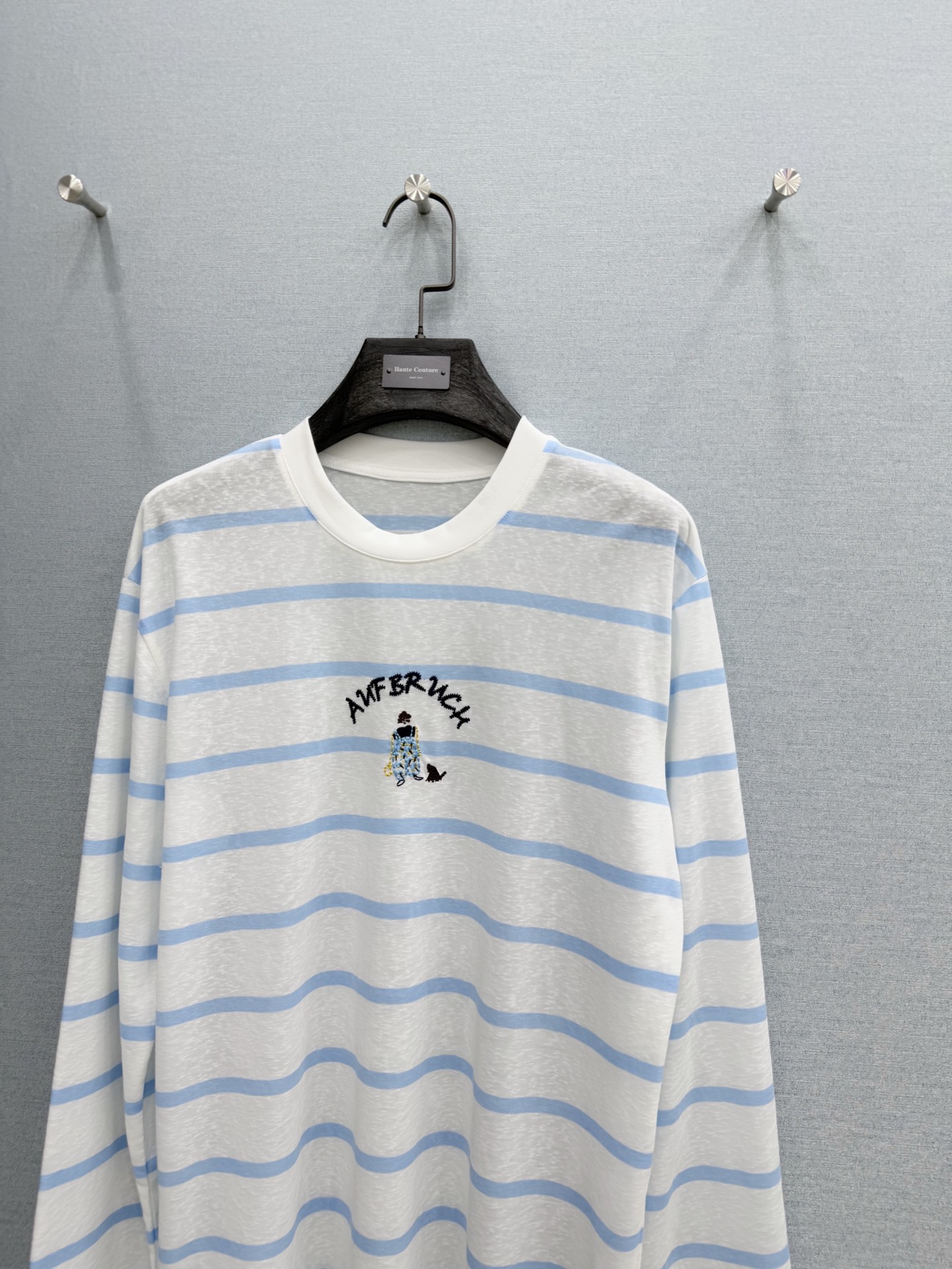 🛒𝐍𝐄𝐖 · 𝟐𝟎𝟐6/爆款现货【春夏上新】 设计师小众｜2026新款刺绣防晒长袖T恤高订面料，百搭版型