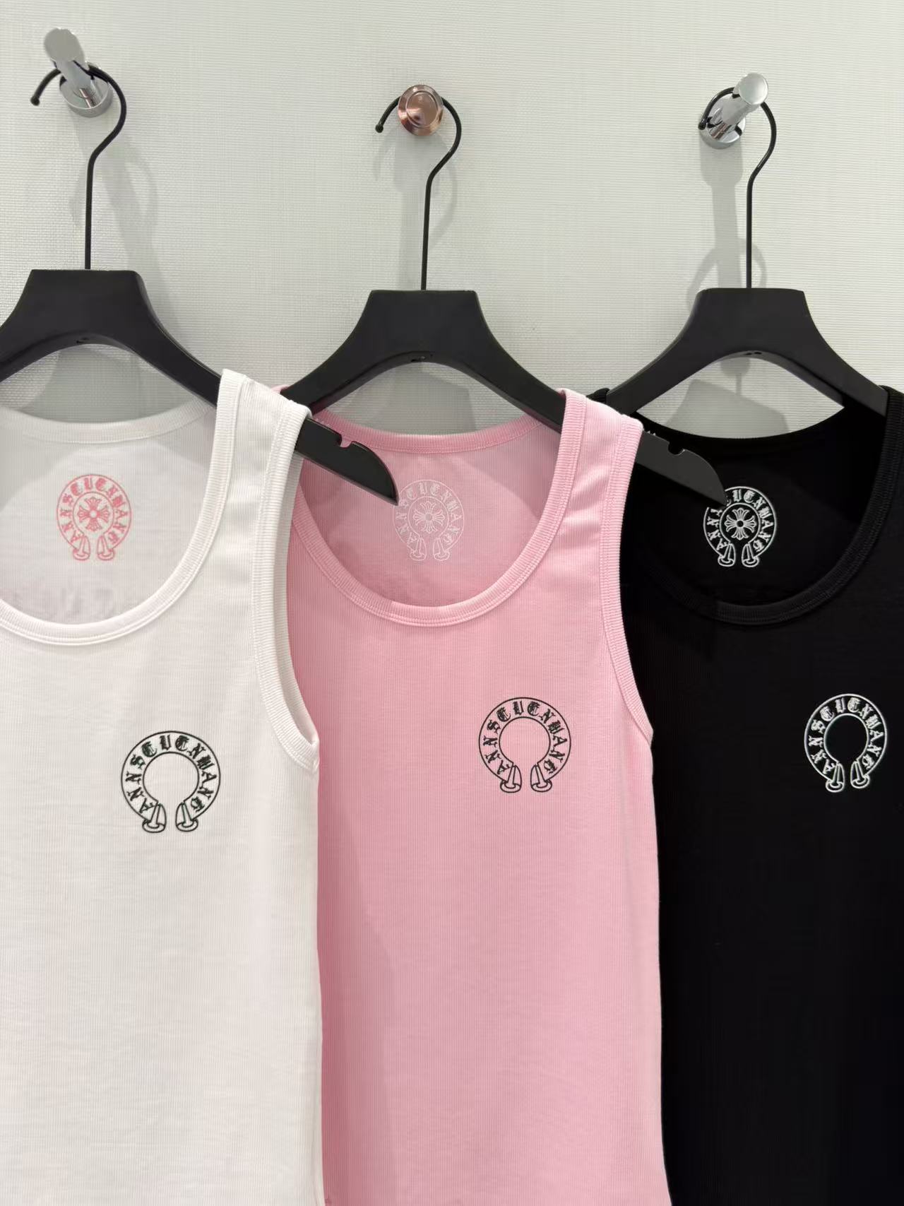 🛒𝐍𝐄𝐖 · 𝟐𝟎𝟐6/爆款现货设计师 克罗星｜2026新款印花背心云感舒适的系列！上身的触感谁穿谁知道