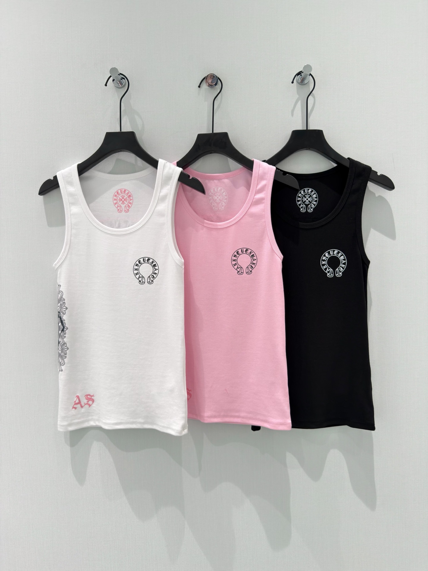 🛒𝐍𝐄𝐖 · 𝟐𝟎𝟐6/爆款现货设计师 克罗星｜2026新款印花背心云感舒适的系列！上身的触感谁穿谁知道