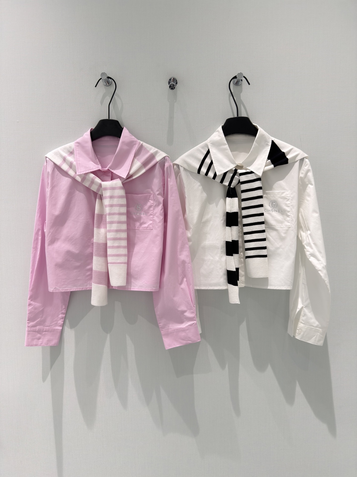 🛒𝐍𝐄𝐖 · 𝟐𝟎𝟐6/爆款现货【早春新款】小众｜2026条纹披肩两件套衬衫定制YB材质 舒适好穿 挺括