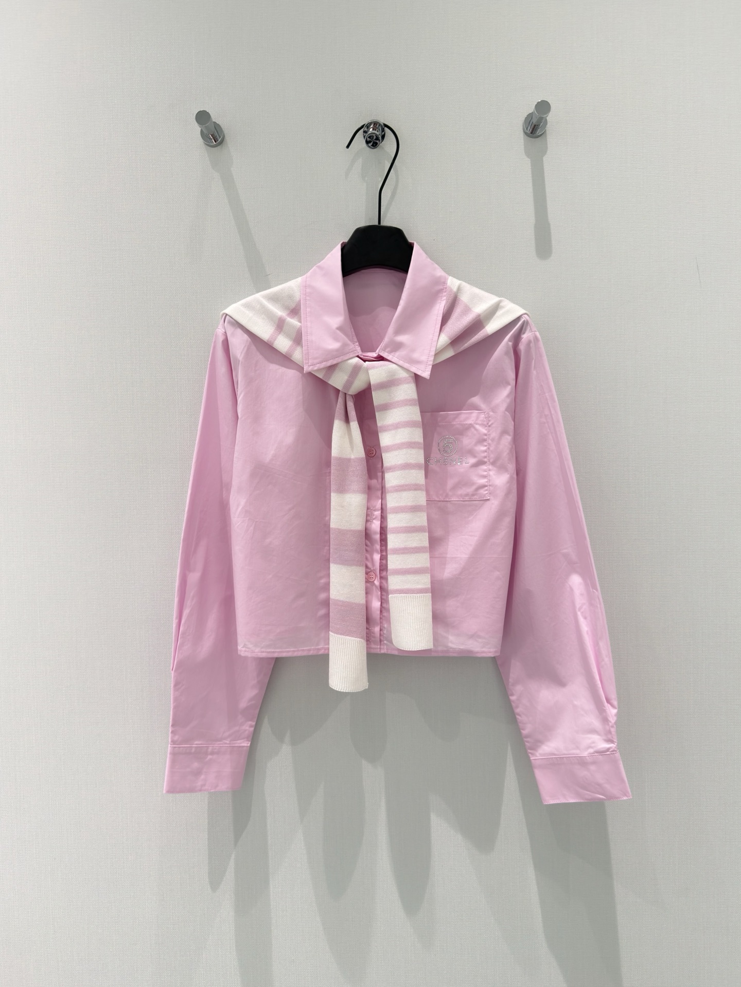 🛒𝐍𝐄𝐖 · 𝟐𝟎𝟐6/爆款现货【早春新款】小众｜2026条纹披肩两件套衬衫定制YB材质 舒适好穿 挺括