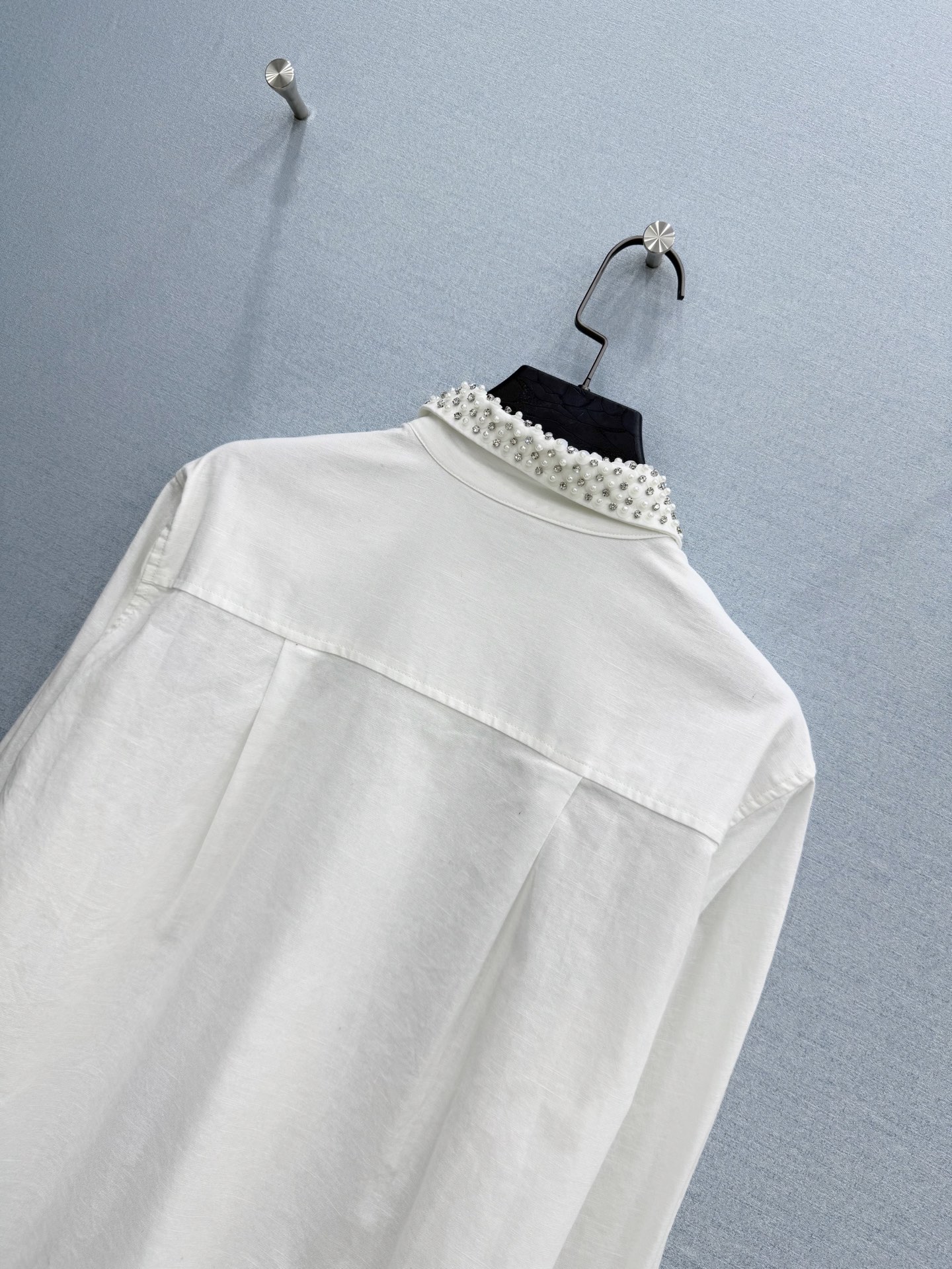 🛒𝐍𝐄𝐖 · 𝟐𝟎𝟐6/爆款现货【早春新款】设计师｜2026重工订珠棉麻衬衫定制YB材质 舒适好穿 清新