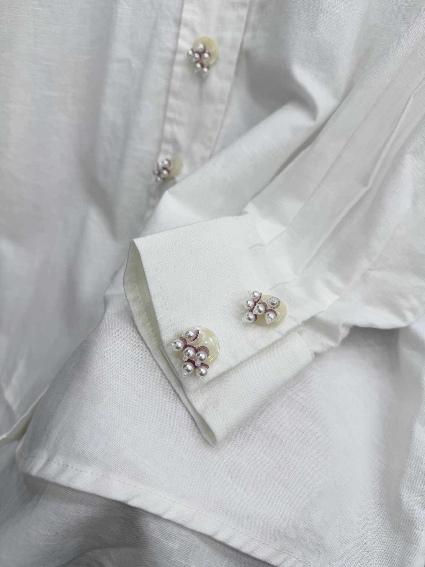 🛒𝐍𝐄𝐖 · 𝟐𝟎𝟐6/爆款现货【早春新款】设计师｜2026重工订珠棉麻衬衫定制YB材质 舒适好穿 清新