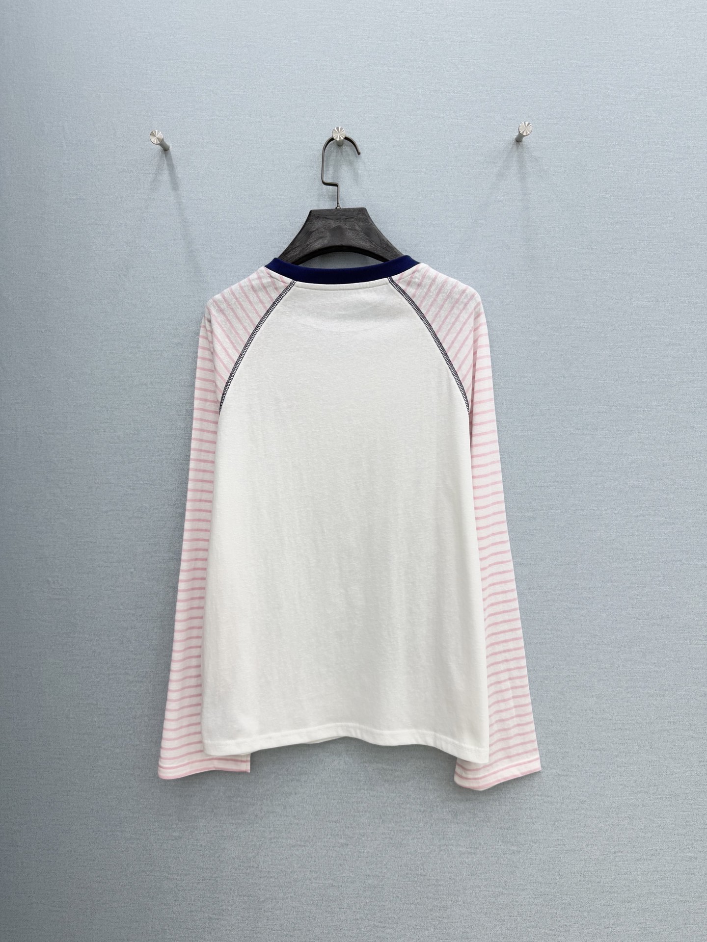 🛒𝐍𝐄𝐖 · 𝟐𝟎𝟐6/爆款现货【春夏上新】 设计师小众｜2026新款刺绣防晒长袖T恤高订面料，百搭版型