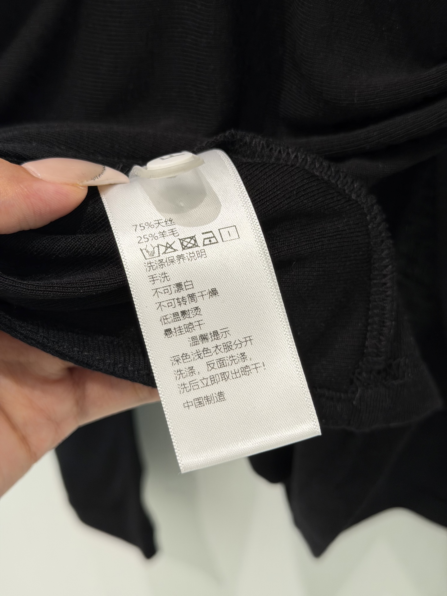 🛒𝐍𝐄𝐖 · 𝟐𝟎𝟐6/爆款现货【春夏上新】 设计师小众｜2026新款防晒罩衫T恤高订面料，百搭版型 ，