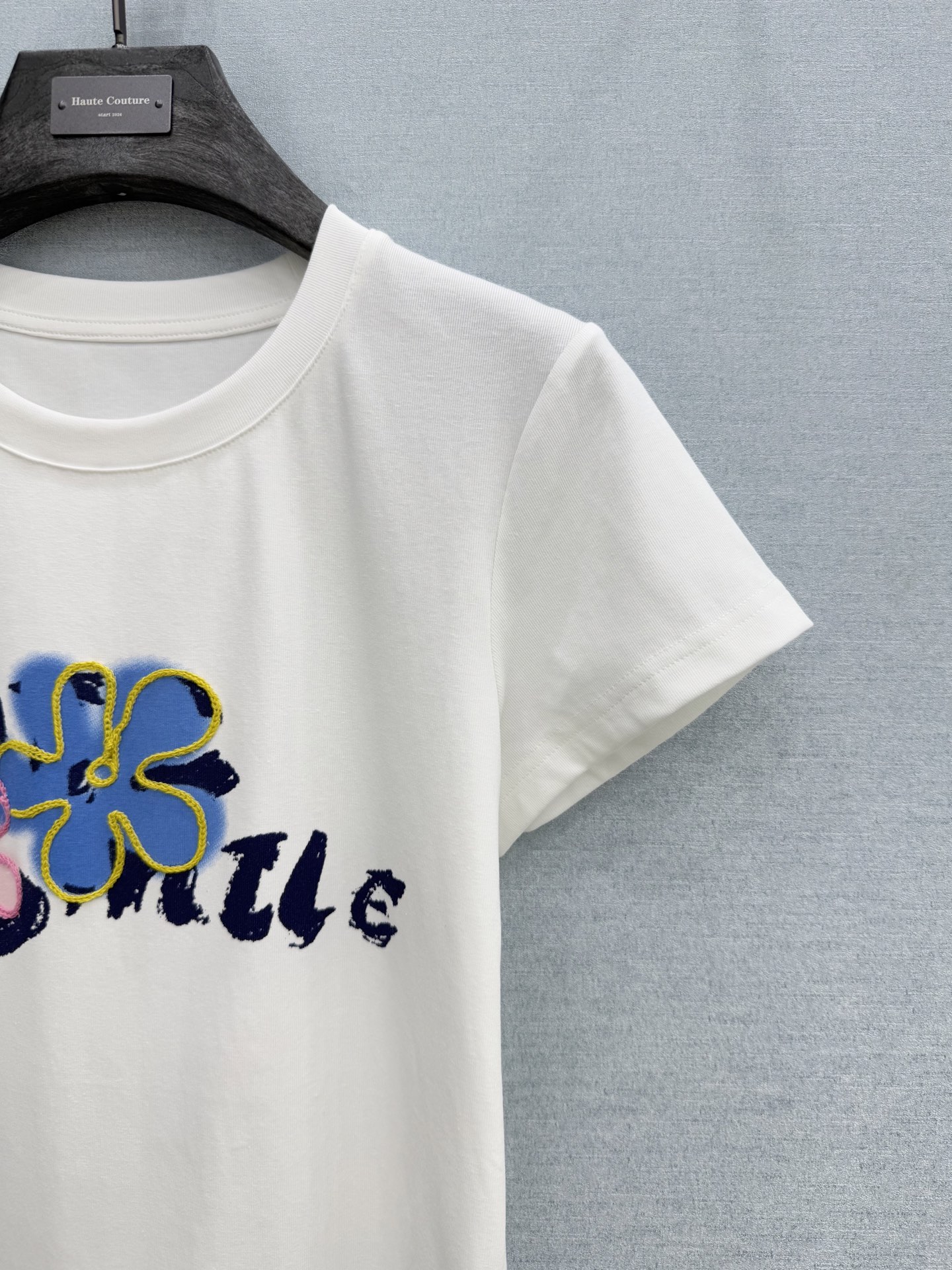🛒𝐍𝐄𝐖 · 𝟐𝟎𝟐6/爆款现货【春夏上新】 设计师小众｜2026新款印花刺绣T恤高订面料，百搭小版型 