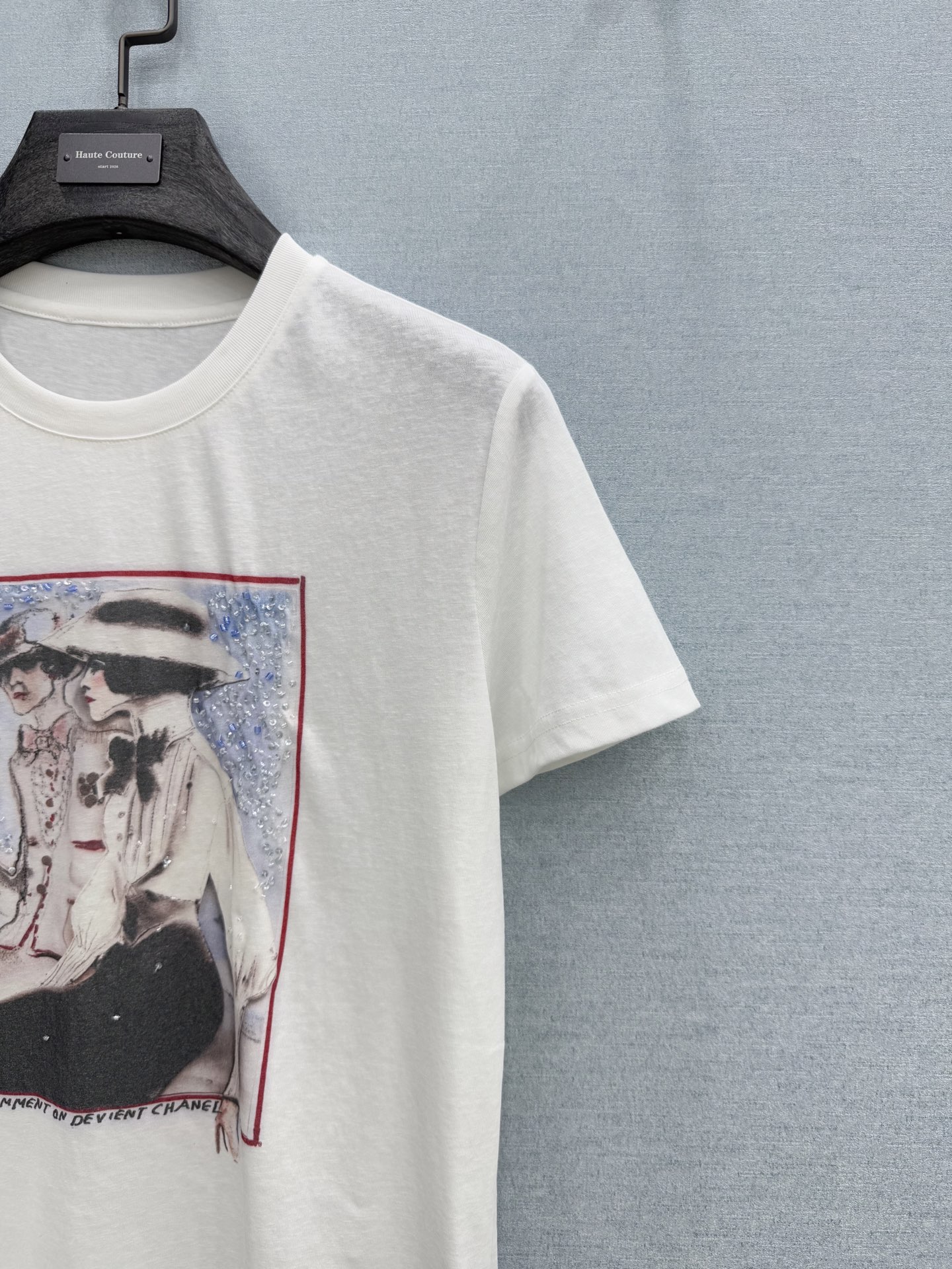 🛒𝐍𝐄𝐖 · 𝟐𝟎𝟐6/爆款现货原单品质 小众*｜精致印花订珠短袖T恤高订面料 亲肤透气舒适标志性字母图