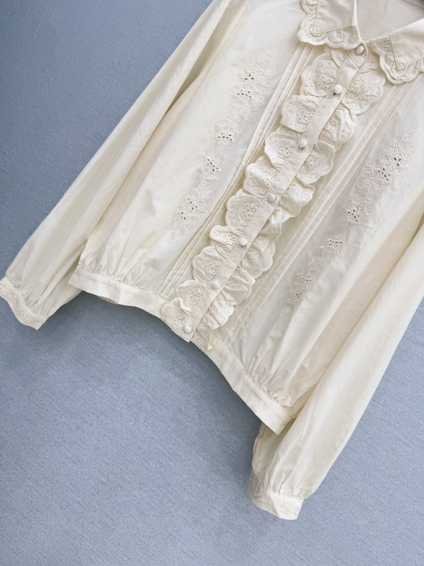 🛒𝐍𝐄𝐖 · 𝟐𝟎𝟐6/爆款现货原单品质 小众*｜2026新品水溶拼接花边娃娃领衬衫精致版型，高级肌理细