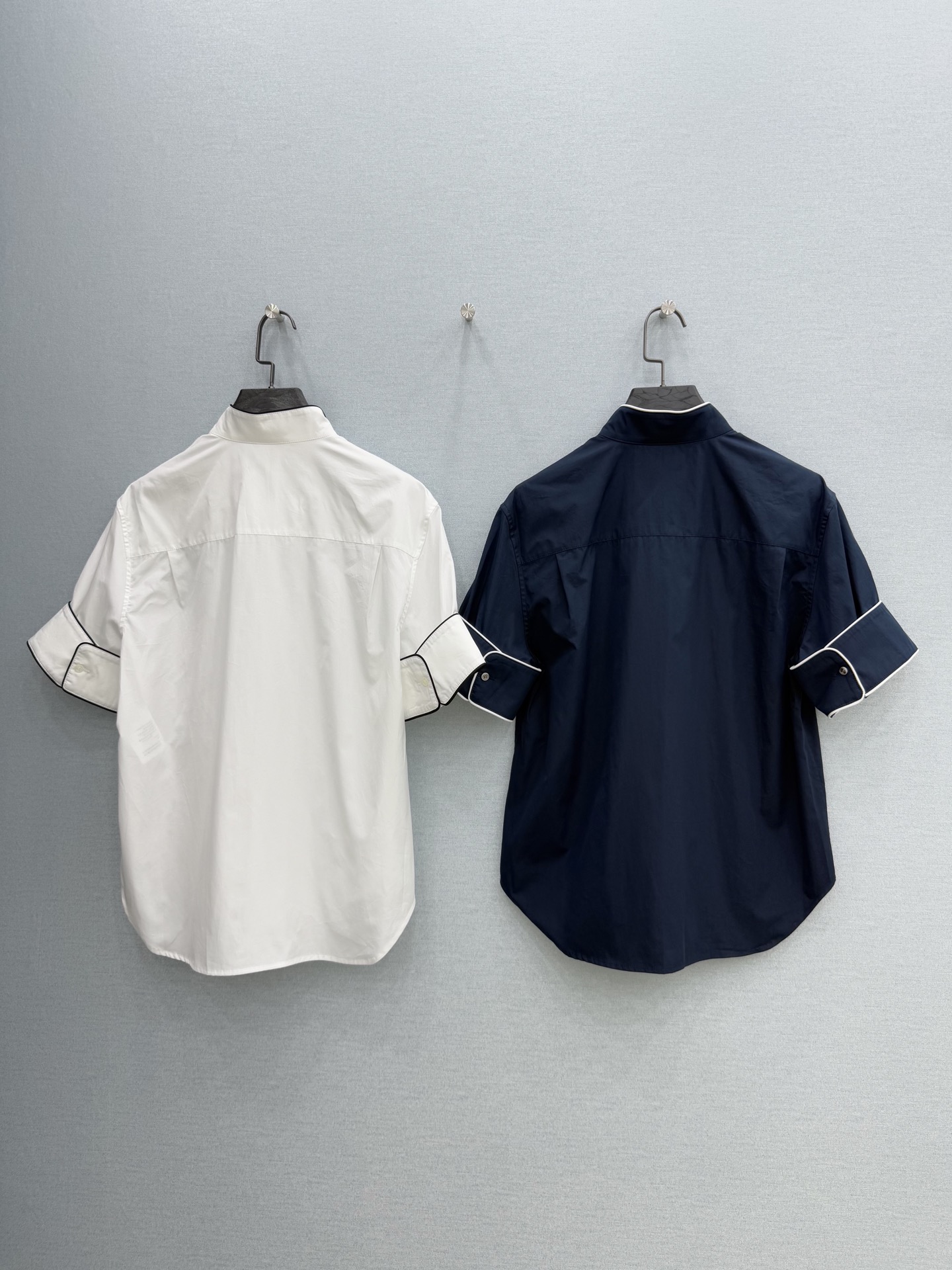 🛒𝐍𝐄𝐖 · 𝟐𝟎𝟐6/爆款现货【原单品质】Di*｜26新款 重工短袖衬衫 甜美气质 同色刺绣设计，让你