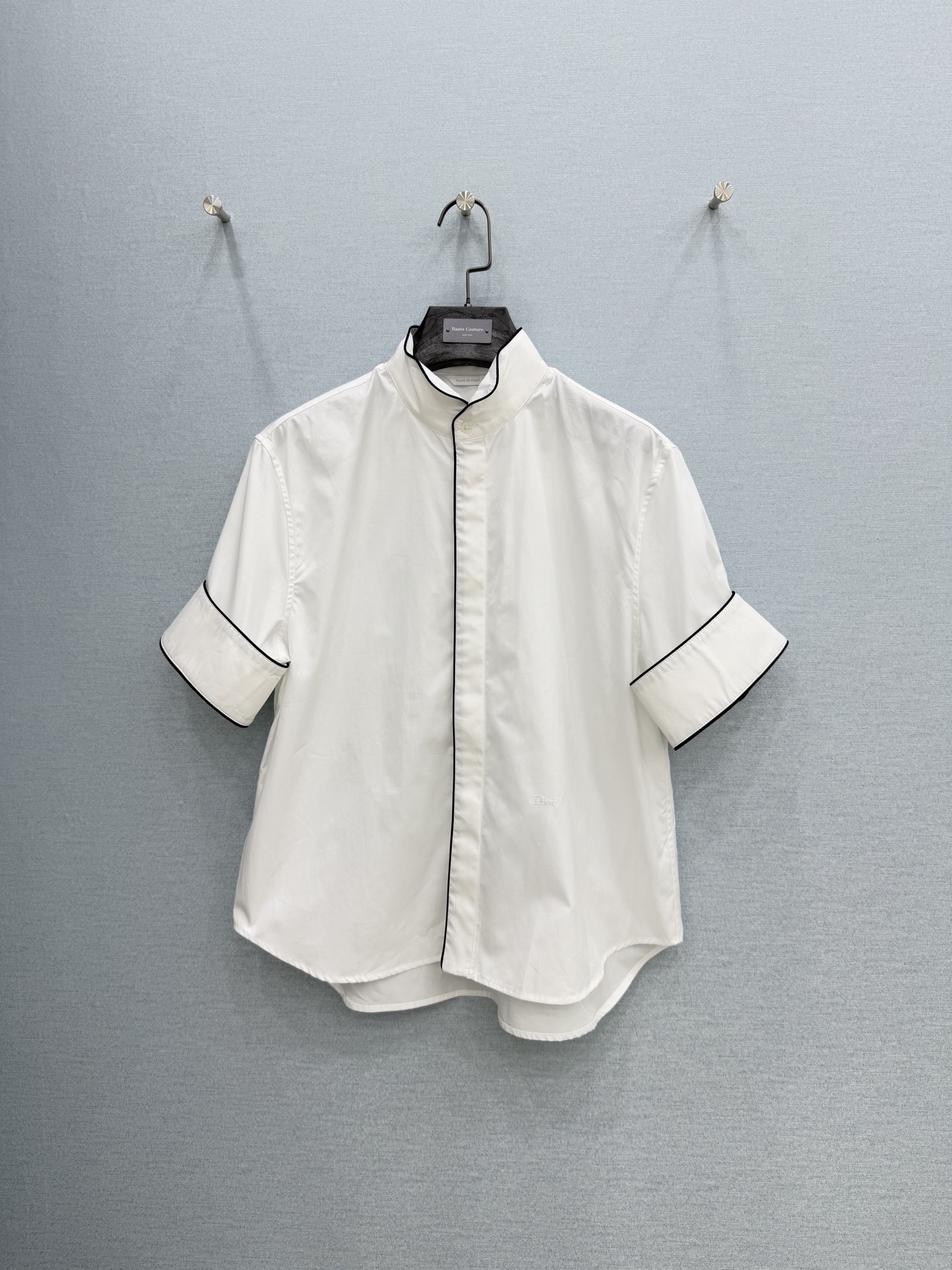 🛒𝐍𝐄𝐖 · 𝟐𝟎𝟐6/爆款现货【原单品质】Di*｜26新款 重工短袖衬衫 甜美气质 同色刺绣设计，让你