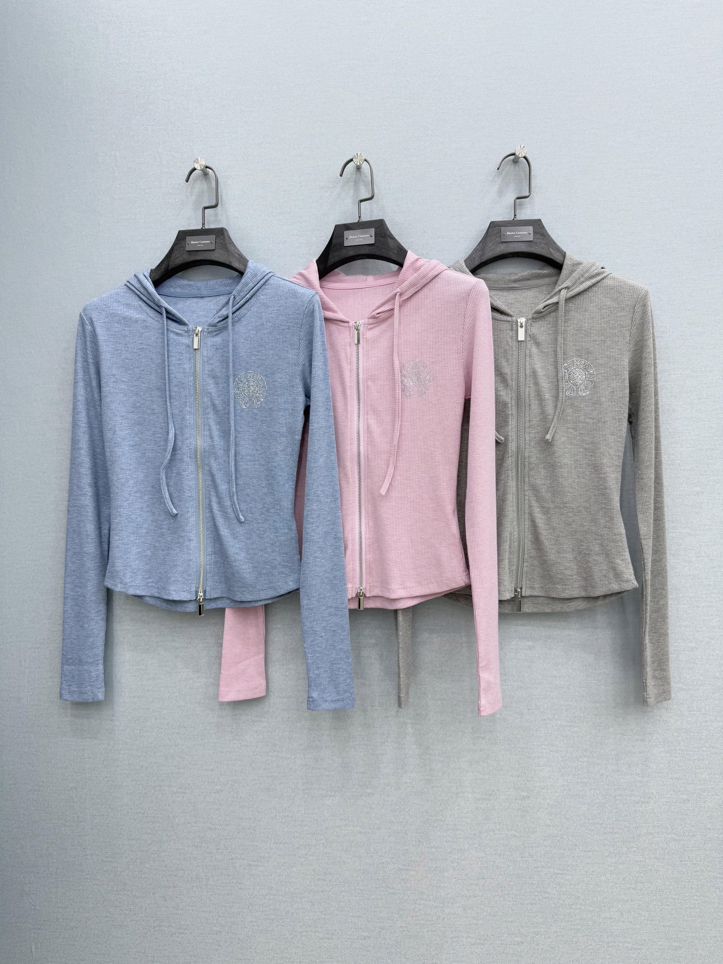 🛒𝐍𝐄𝐖 · 𝟐𝟎𝟐6/爆款现货原单品质 克罗星｜26烫钻休闲套装定制高端细闪面料，双向拉链带帽外套➕松