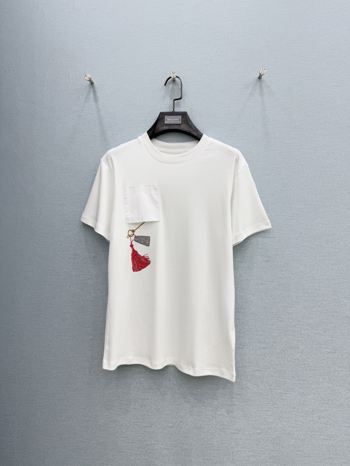 🛒𝐍𝐄𝐖 · 𝟐𝟎𝟐6/爆款现货【春夏上新】 Lv*｜2026新款印花T恤高订面料，百搭版型 ，上身的触