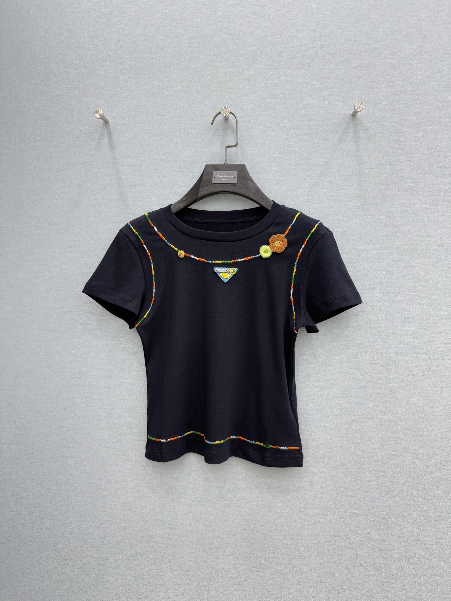 🛒𝐍𝐄𝐖 · 𝟐𝟎𝟐6/爆款现货【春夏上新】 设计师小众｜2026新款手工T恤高订面料，百搭小版型 ，上