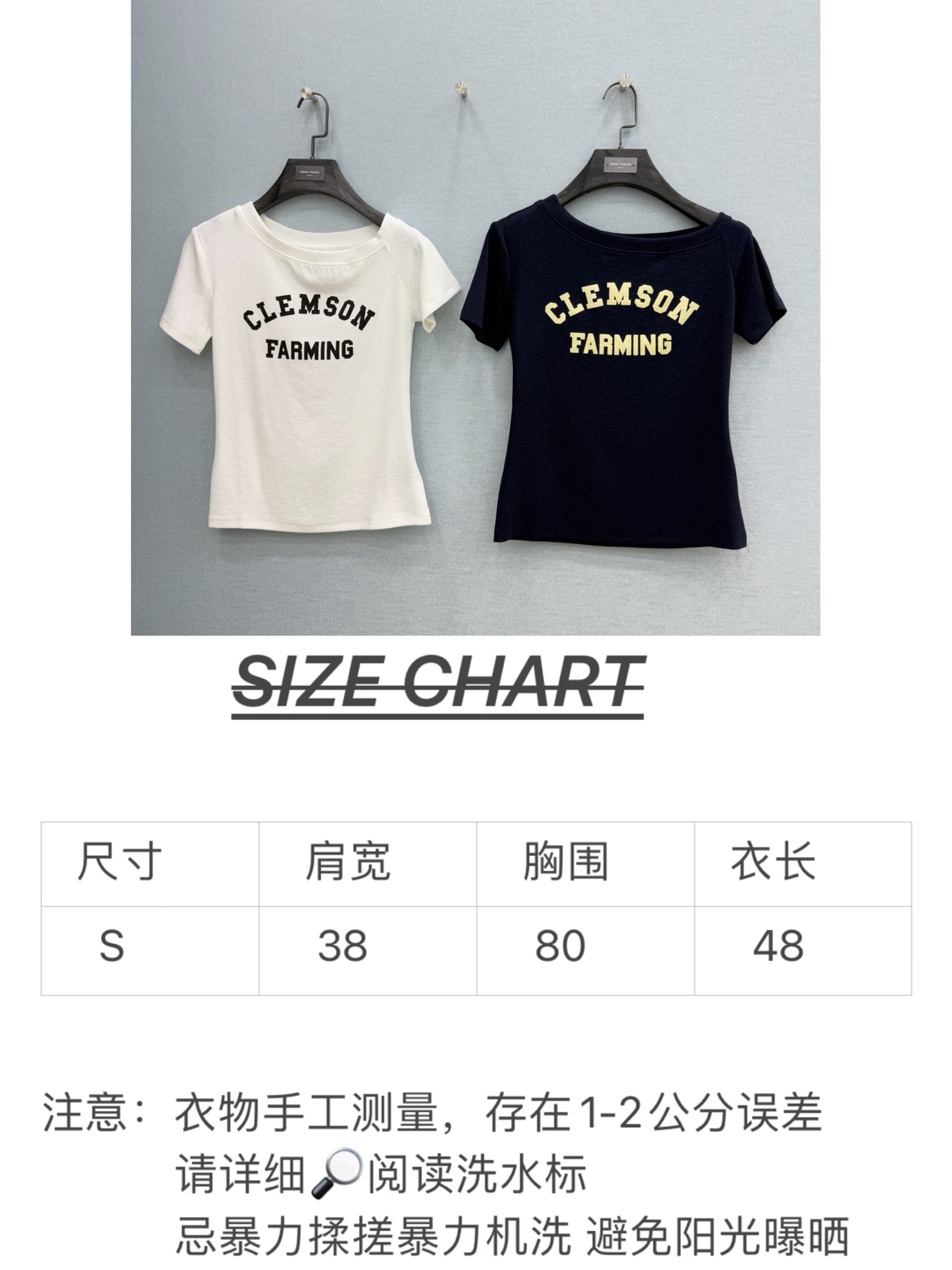 🛒𝐍𝐄𝐖 · 𝟐𝟎𝟐6/爆款现货【春夏上新】 设计师小众｜2026新款斜肩印花T恤高订面料，百搭小版型 