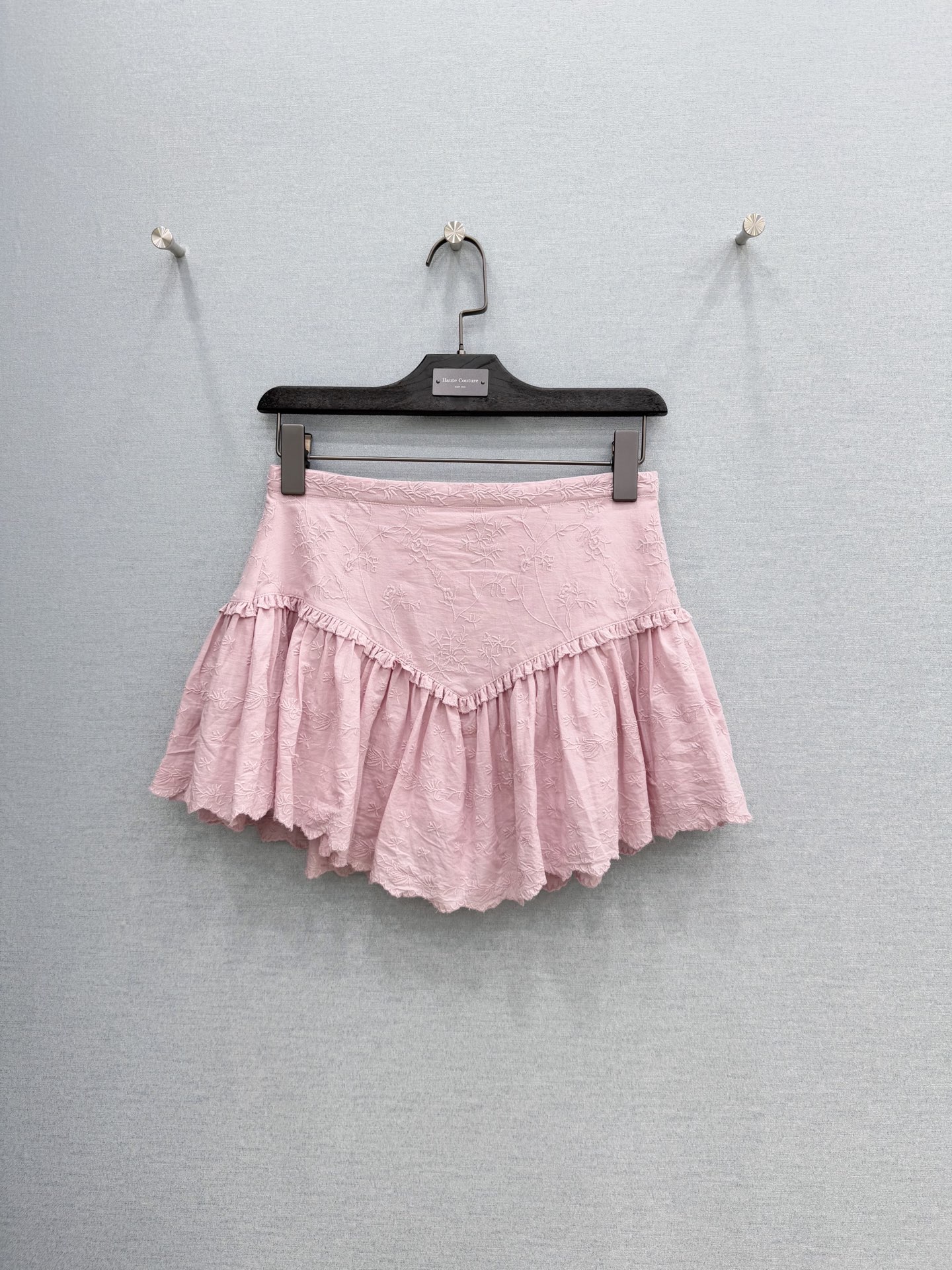 🛒𝐍𝐄𝐖 · 𝟐𝟎𝟐6/爆款现货原单品质 小众*｜2026新品水溶刺绣裤裙精致版型，百褶设计，高级肌理细