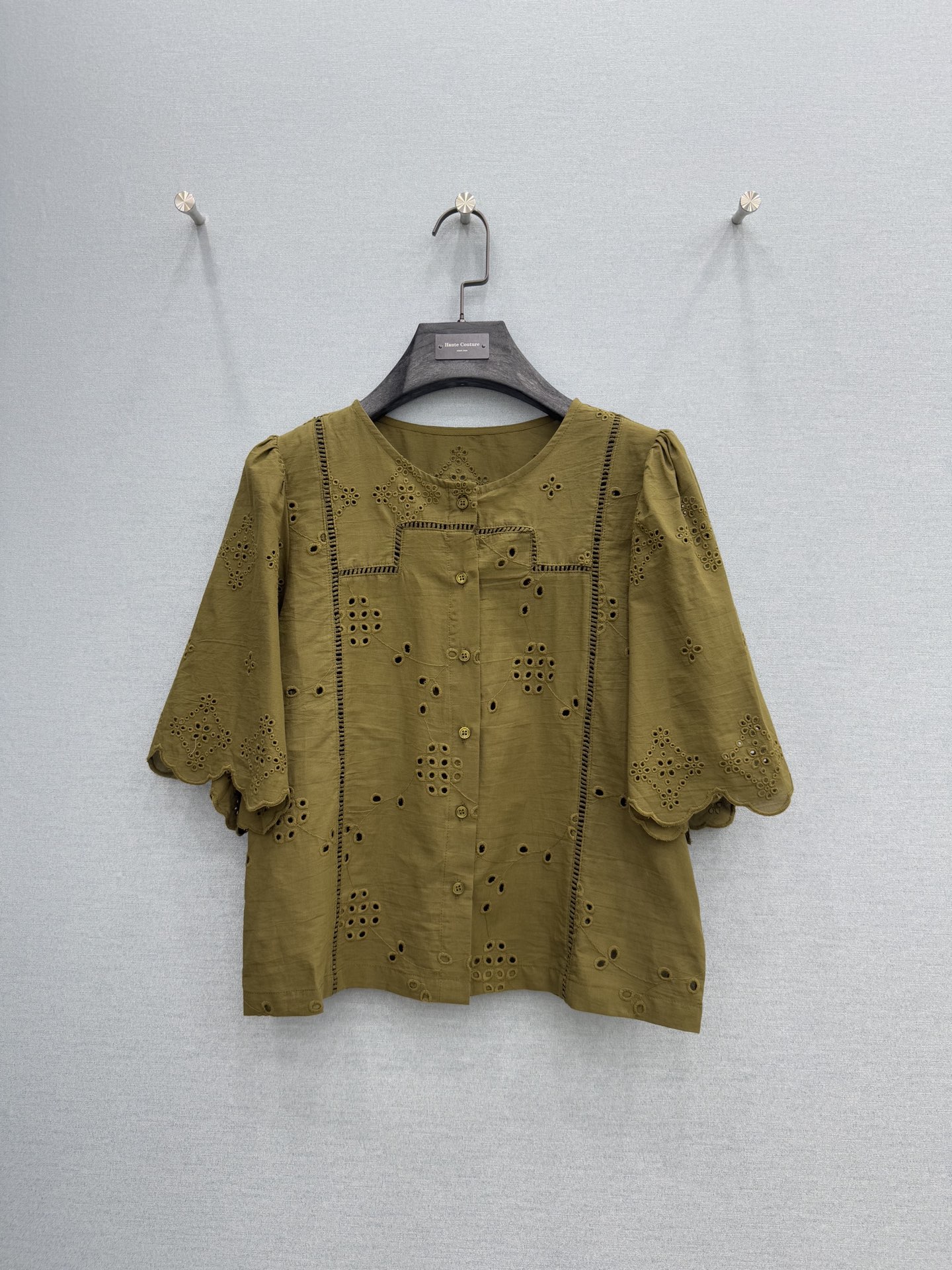 🛒𝐍𝐄𝐖 · 𝟐𝟎𝟐6/爆款现货原单品质 小众*｜2026新品水溶镂空绣花衬衫精致版型，高级肌理细腻 极