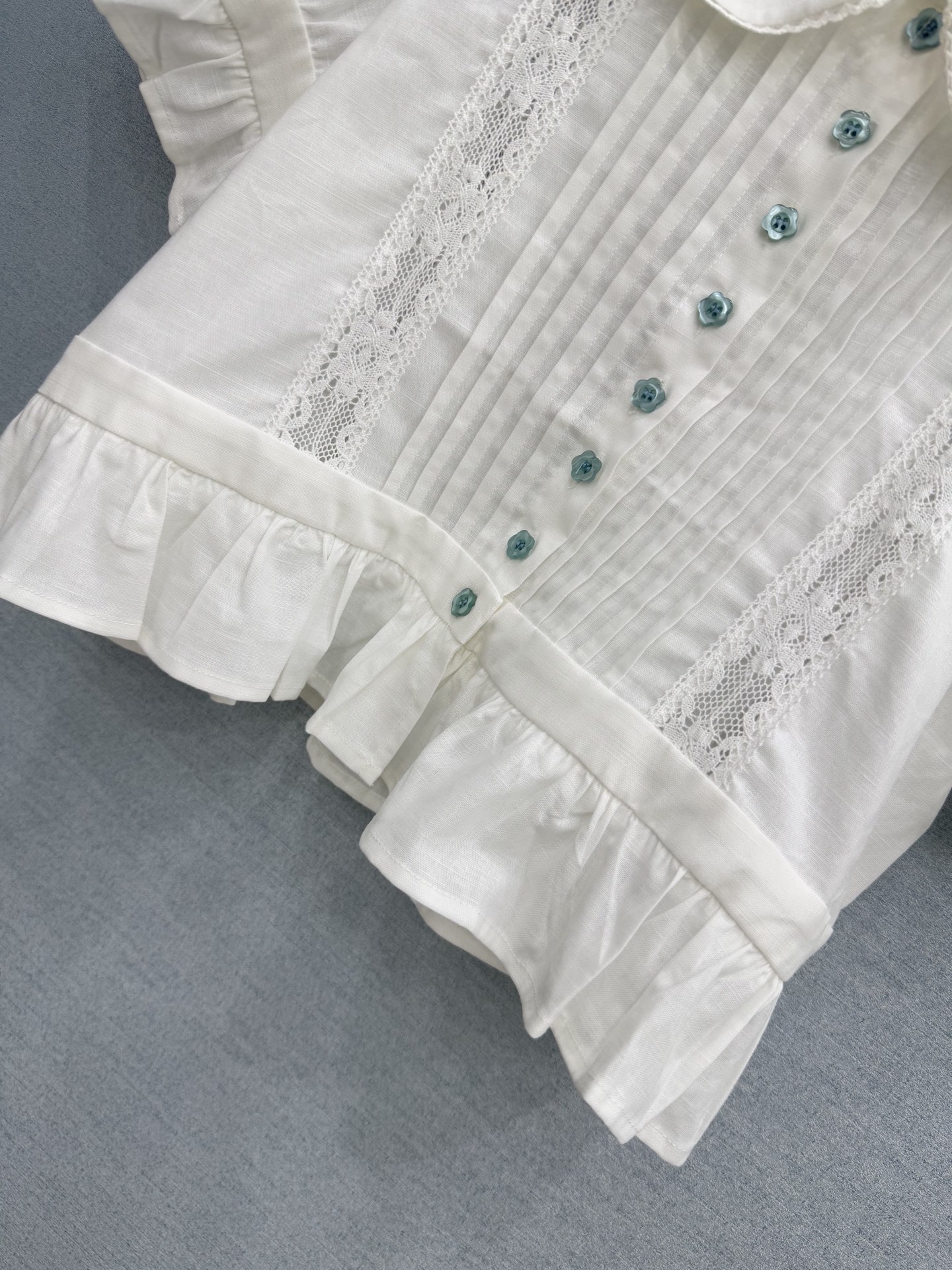 🛒𝐍𝐄𝐖 · 𝟐𝟎𝟐6/爆款现货原单品质 小众*｜2026新品蕾丝拼接娃娃领衬衫精致小版型，高级肌理细腻