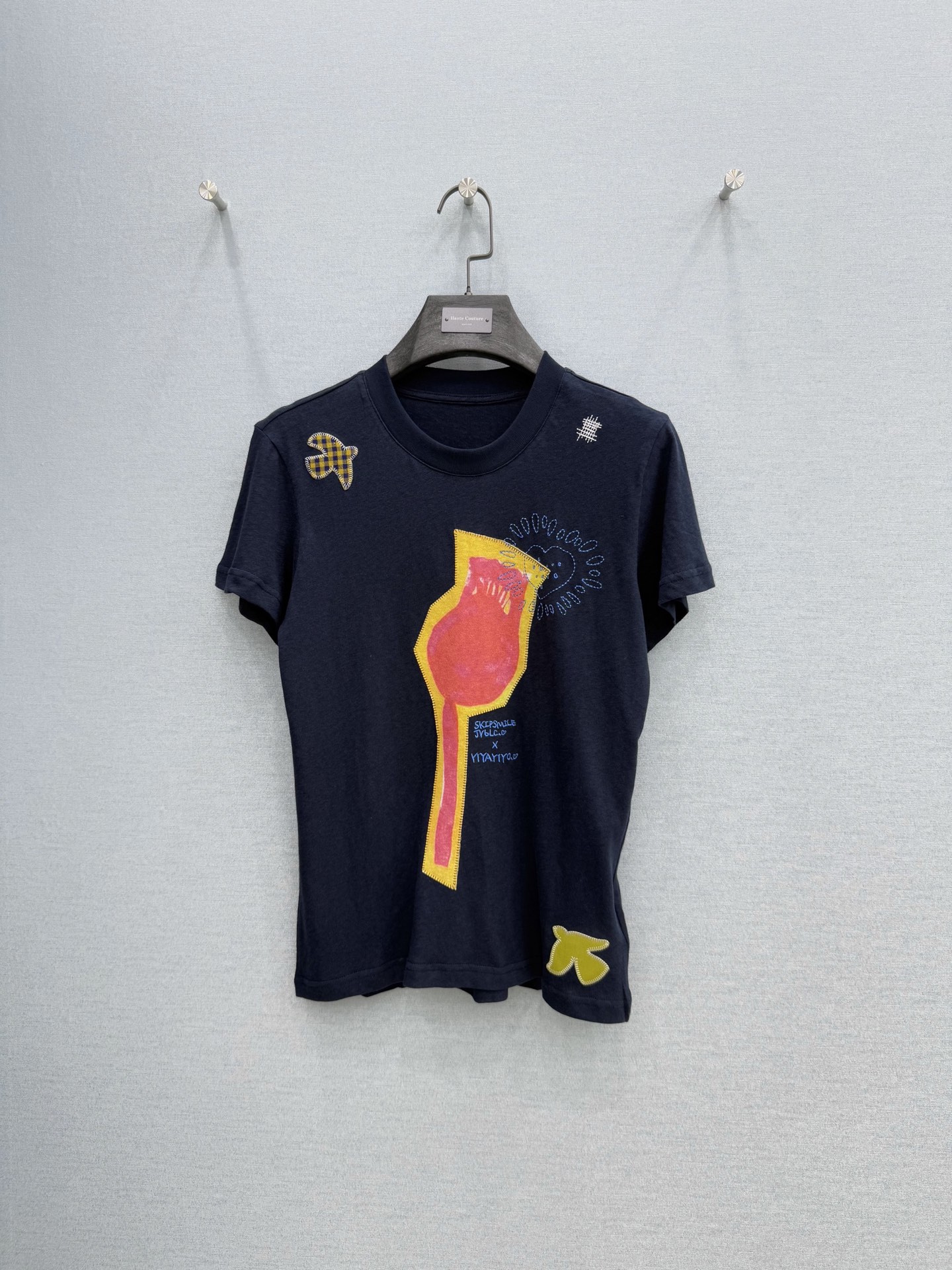 🛒𝐍𝐄𝐖 · 𝟐𝟎𝟐6/爆款现货【春夏上新】 设计师小众｜2026新款手工T恤高订面料，百搭小版型 ，上