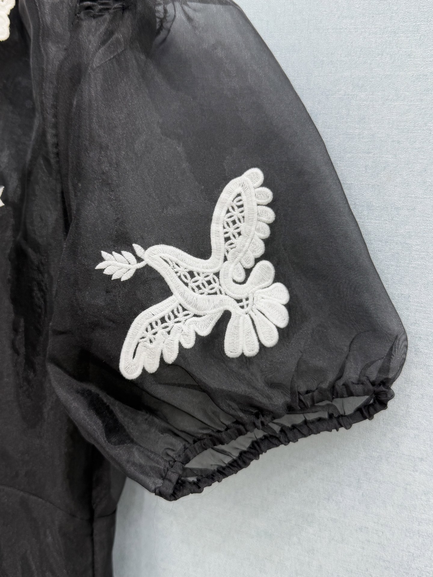 🛒𝐍𝐄𝐖 · 𝟐𝟎𝟐6/爆款现货原单品质 小众*｜2026新款花边水溶欧根纱连衣裙【配吊带】精致版型，蕾
