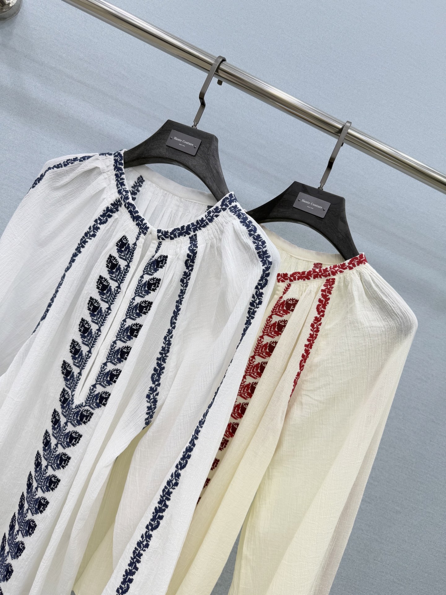 🛒𝐍𝐄𝐖 · 𝟐𝟎𝟐6/爆款现货原单品质 小众*｜2026新品名族风刺绣衬衫精致版型，高级肌理细腻 极简