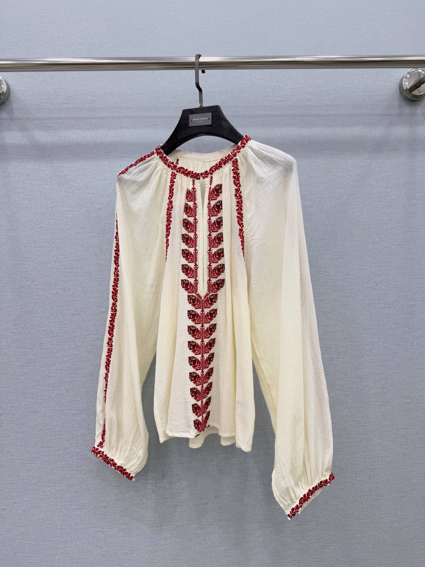 🛒𝐍𝐄𝐖 · 𝟐𝟎𝟐6/爆款现货原单品质 小众*｜2026新品名族风刺绣衬衫精致版型，高级肌理细腻 极简