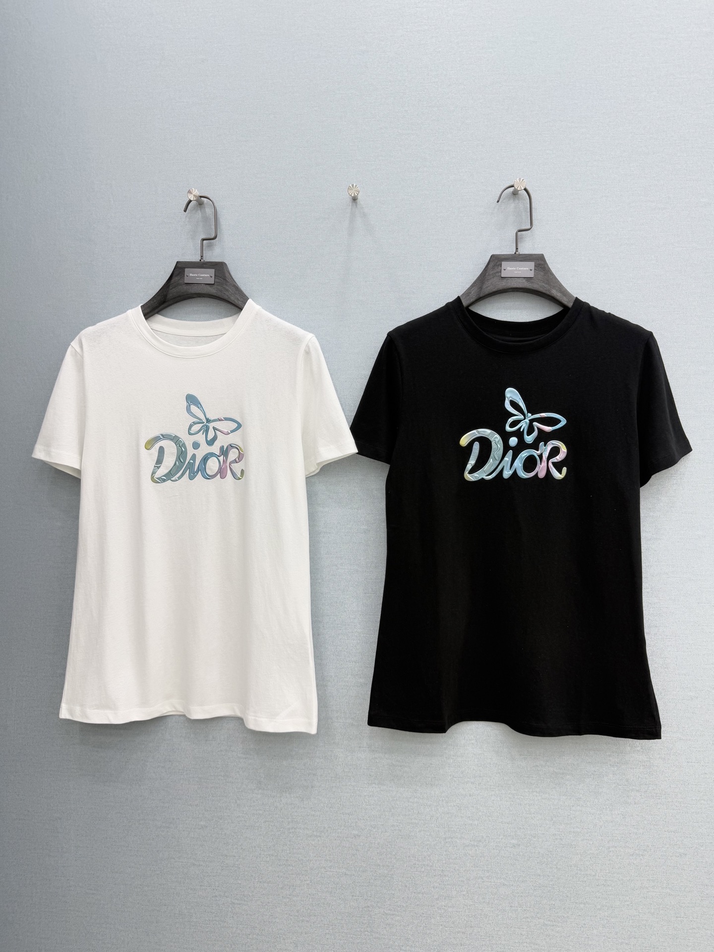 🛒𝐍𝐄𝐖 · 𝟐𝟎𝟐6/爆款现货原单品质 Di*｜26新品印花短袖T恤精致版型上身巨显瘦！定制最新工艺 