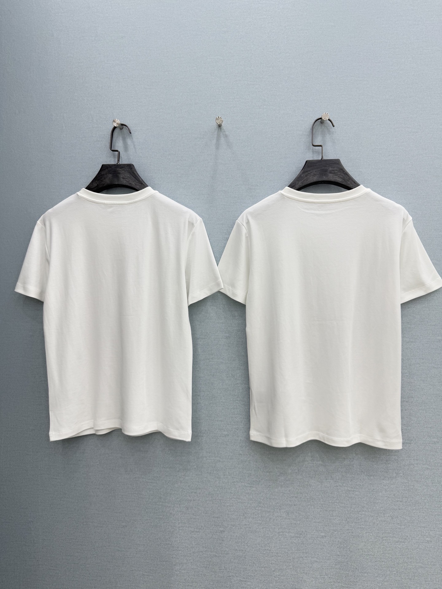 🛒𝐍𝐄𝐖 · 𝟐𝟎𝟐6/爆款现货原单品质 Di*｜26新品印花短袖T恤精致版型上身巨显瘦！定制最新工艺 