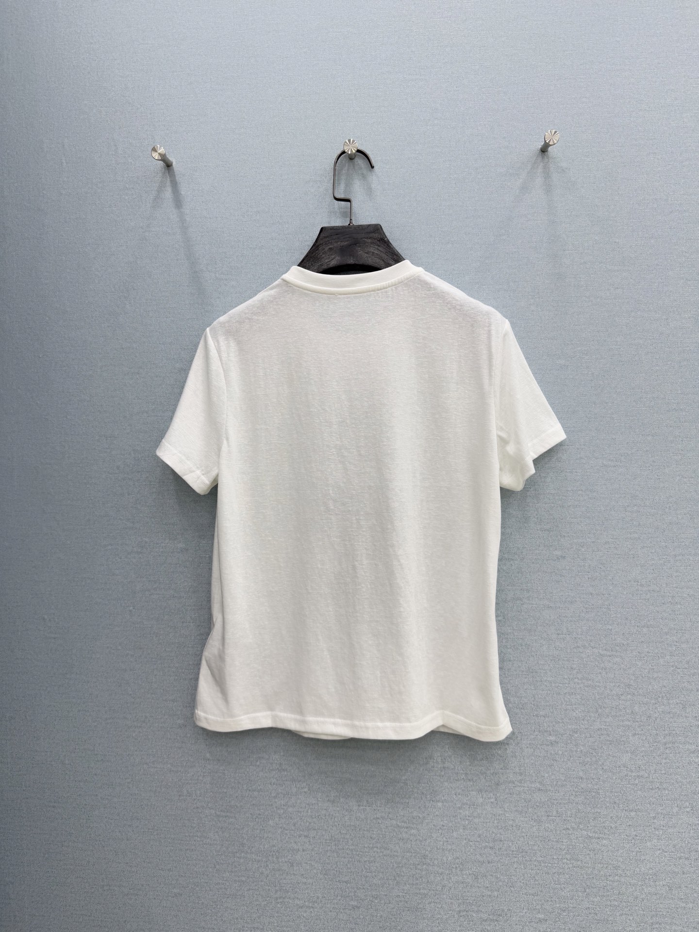 🛒𝐍𝐄𝐖 · 𝟐𝟎𝟐6/爆款现货原单品质 小众*｜精致印花订珠短袖T恤高订面料 亲肤透气舒适标志性字母图
