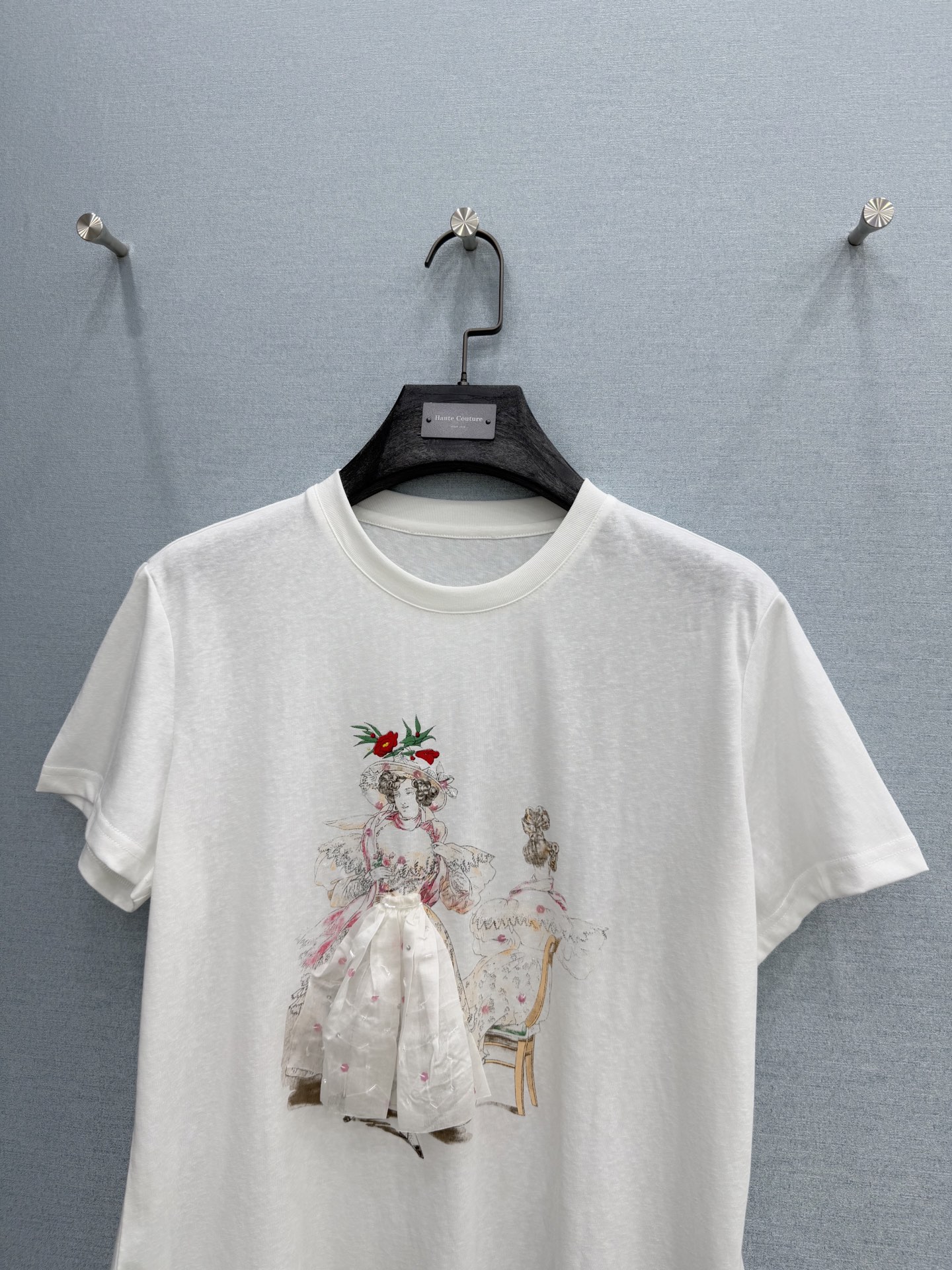 🛒𝐍𝐄𝐖 · 𝟐𝟎𝟐6/爆款现货原单品质 小众*｜精致印花订珠短袖T恤高订面料 亲肤透气舒适标志性字母图