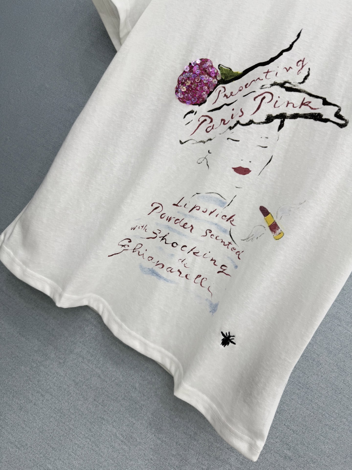 🛒𝐍𝐄𝐖 · 𝟐𝟎𝟐6/爆款现货原单品质 小众*｜精致印花订珠短袖T恤高订面料 亲肤透气舒适标志性字母图