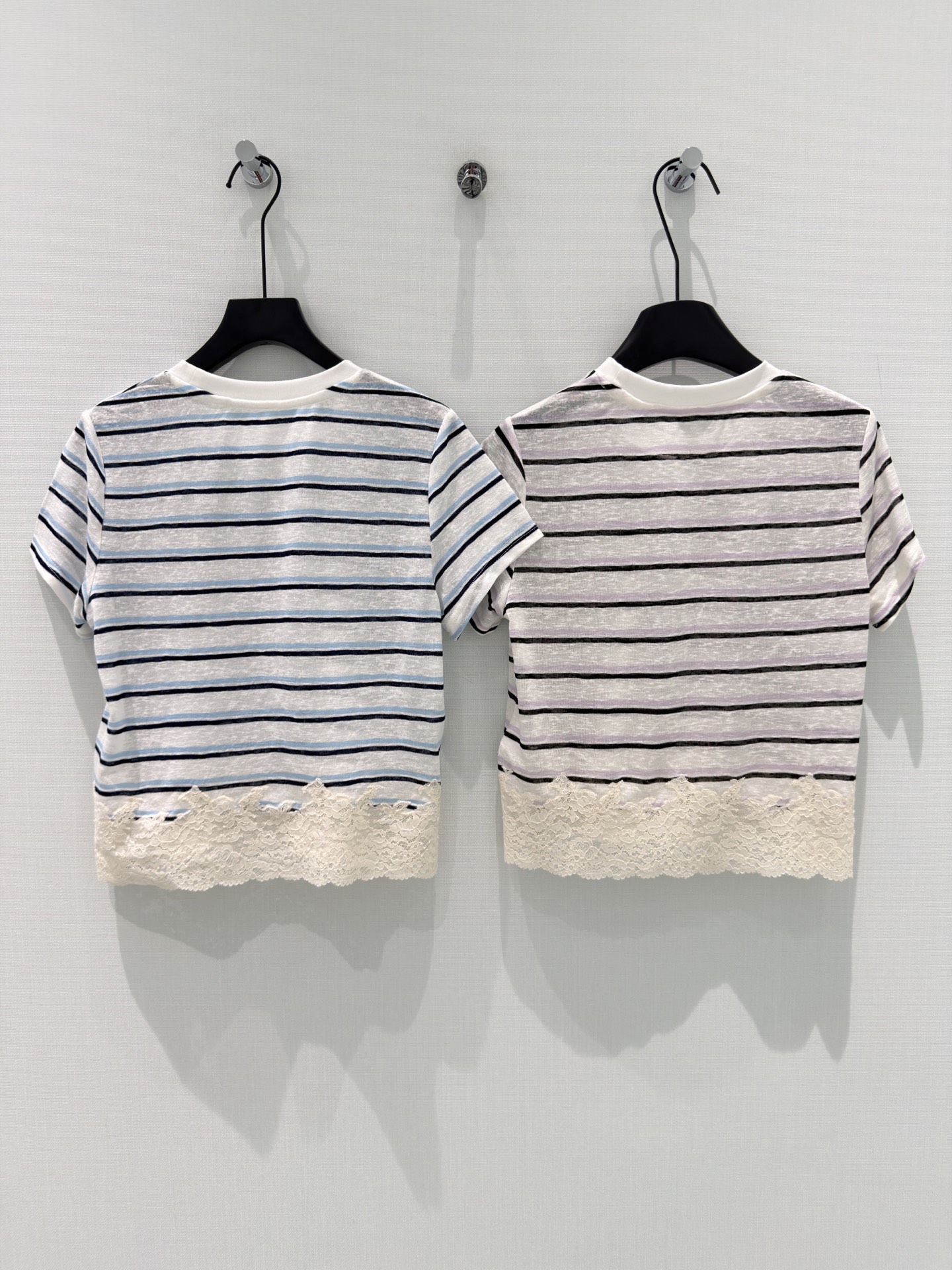 🛒𝐍𝐄𝐖 · 𝟐𝟎𝟐6/爆款现货【春夏上新】 小众｜2026新款天丝条纹拼接蕾丝T恤云感舒适 上身的触感