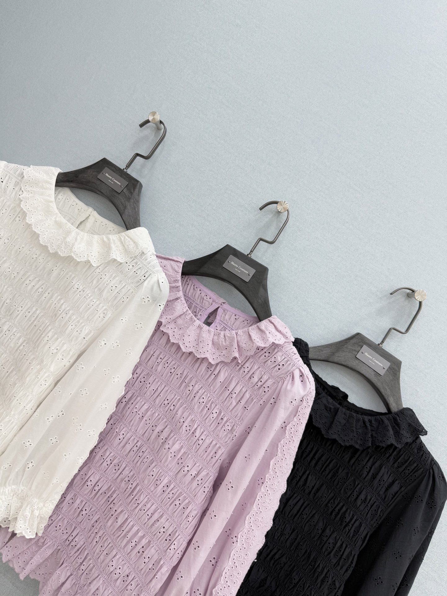 🛒𝐍𝐄𝐖 · 𝟐𝟎𝟐6/爆款现货原单品质 小众*｜2026新品荷叶花边刺绣衬衫精致版型，打拦设计，高级肌
