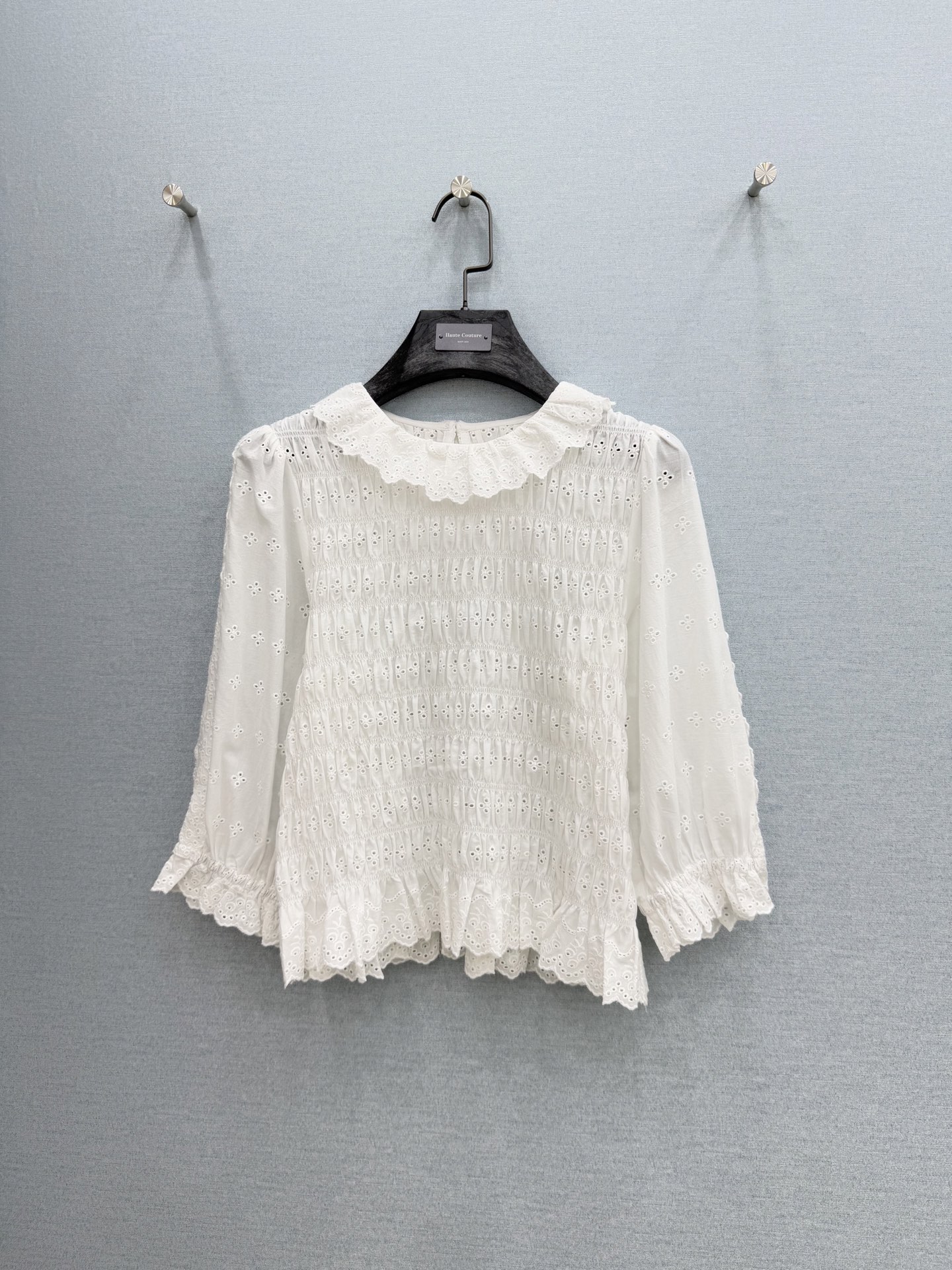 🛒𝐍𝐄𝐖 · 𝟐𝟎𝟐6/爆款现货原单品质 小众*｜2026新品荷叶花边刺绣衬衫精致版型，打拦设计，高级肌