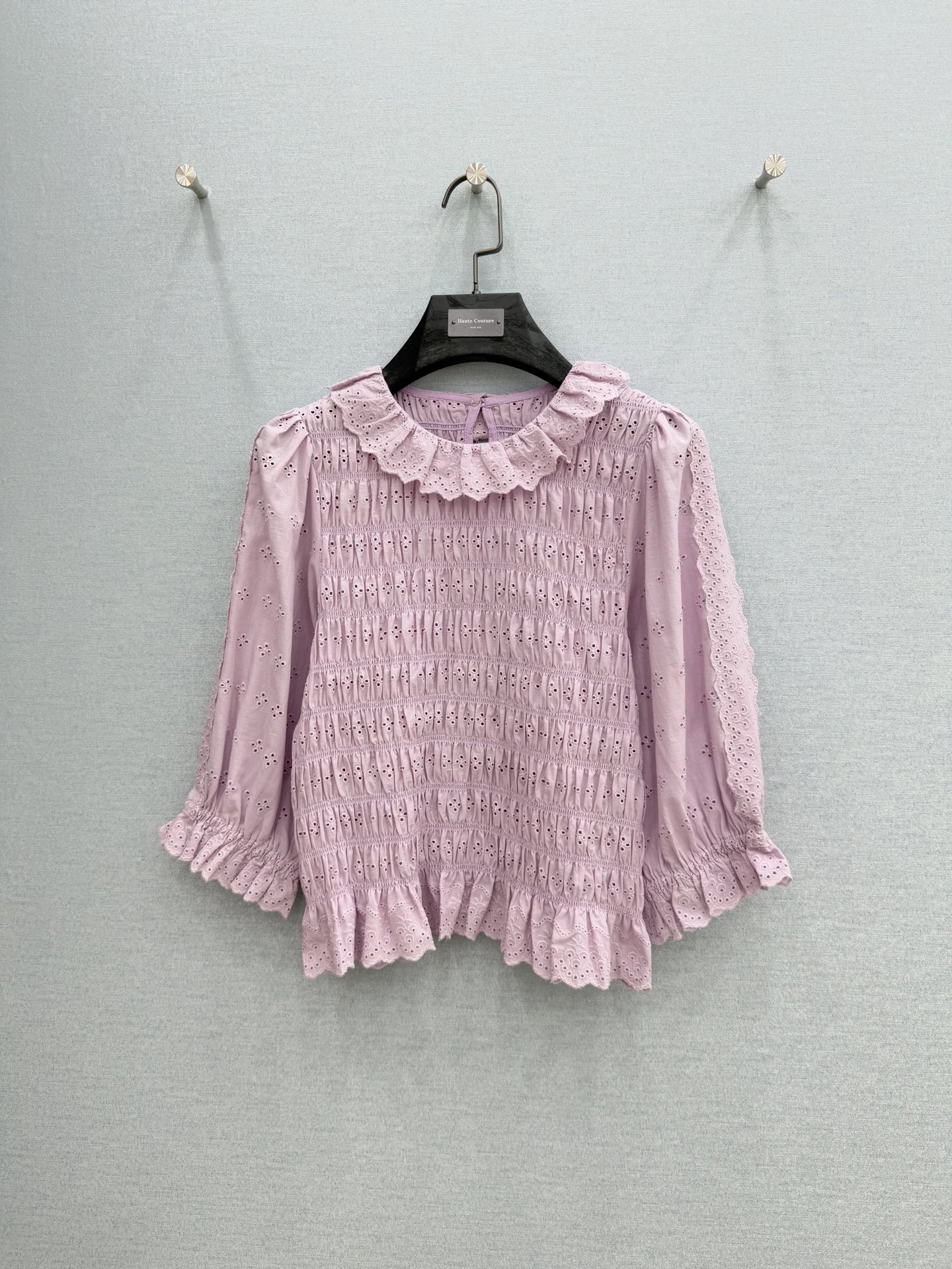 🛒𝐍𝐄𝐖 · 𝟐𝟎𝟐6/爆款现货原单品质 小众*｜2026新品荷叶花边刺绣衬衫精致版型，打拦设计，高级肌