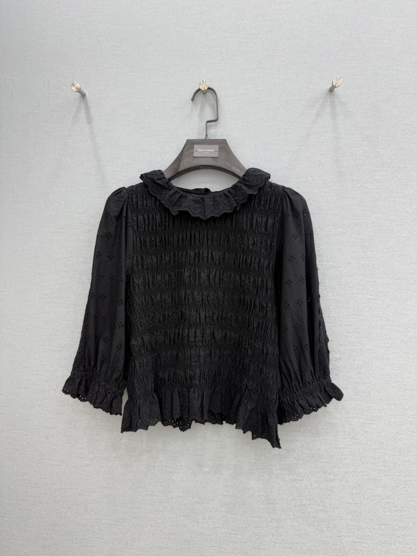 🛒𝐍𝐄𝐖 · 𝟐𝟎𝟐6/爆款现货原单品质 小众*｜2026新品荷叶花边刺绣衬衫精致版型，打拦设计，高级肌