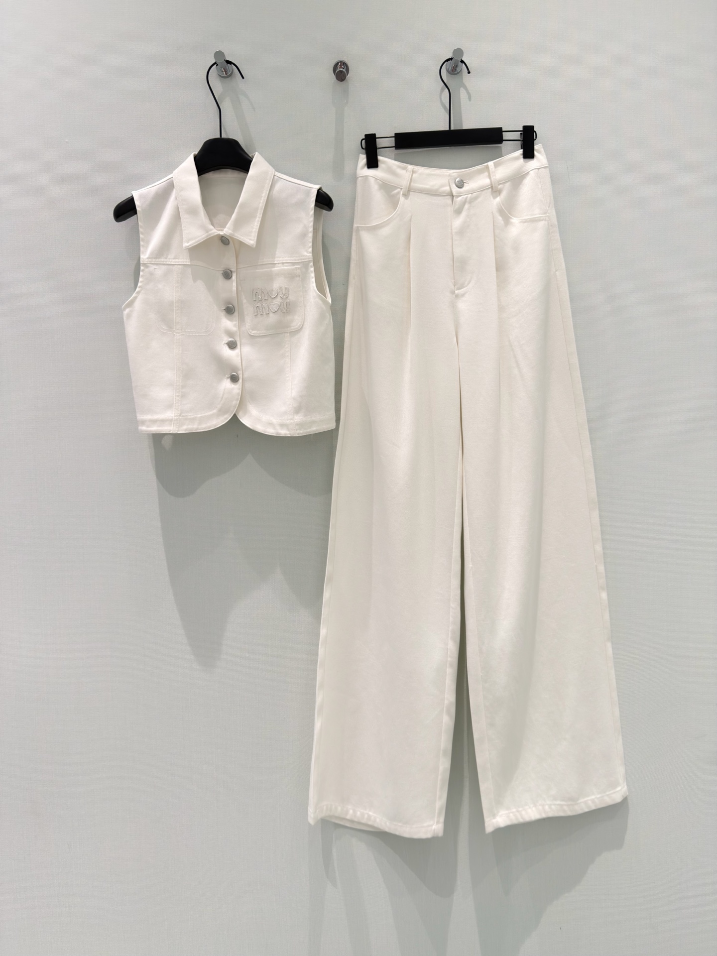 🛒𝐍𝐄𝐖 · 𝟐𝟎𝟐6/爆款现货【春夏上新】设计师｜26新品老钱风天丝亚麻长裤套装！高端定制马甲，搭配阔