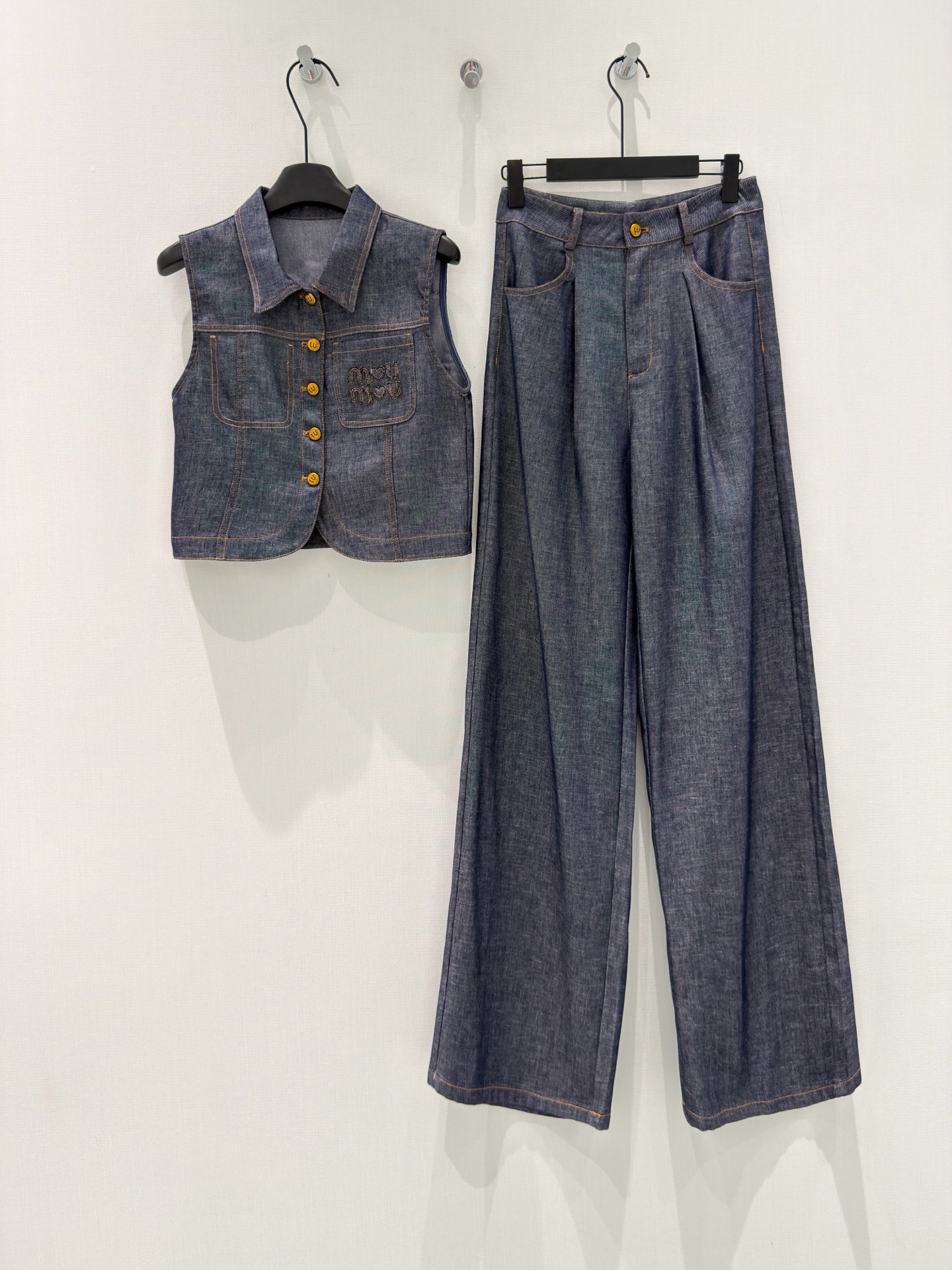 🛒𝐍𝐄𝐖 · 𝟐𝟎𝟐6/爆款现货【春夏上新】设计师｜26新品老钱风天丝亚麻长裤套装！高端定制马甲，搭配阔