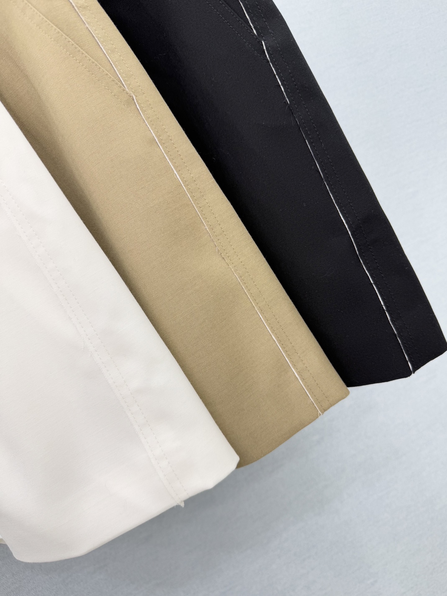 🛒𝐍𝐄𝐖 · 𝟐𝟎𝟐6/爆款现货【原单品质】Miu Mi*｜26新款羊毛织带A版短裤侧边毛边工艺，色系搭