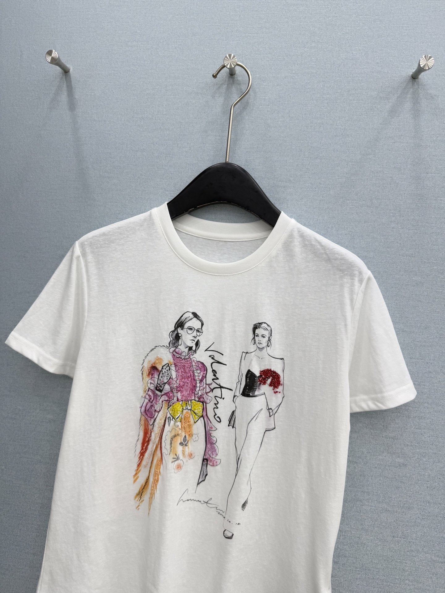 🛒𝐍𝐄𝐖 · 𝟐𝟎𝟐6/爆款现货原单品质 小众*｜精致印花订珠短袖T恤高订面料 亲肤透气舒适标志性字母图