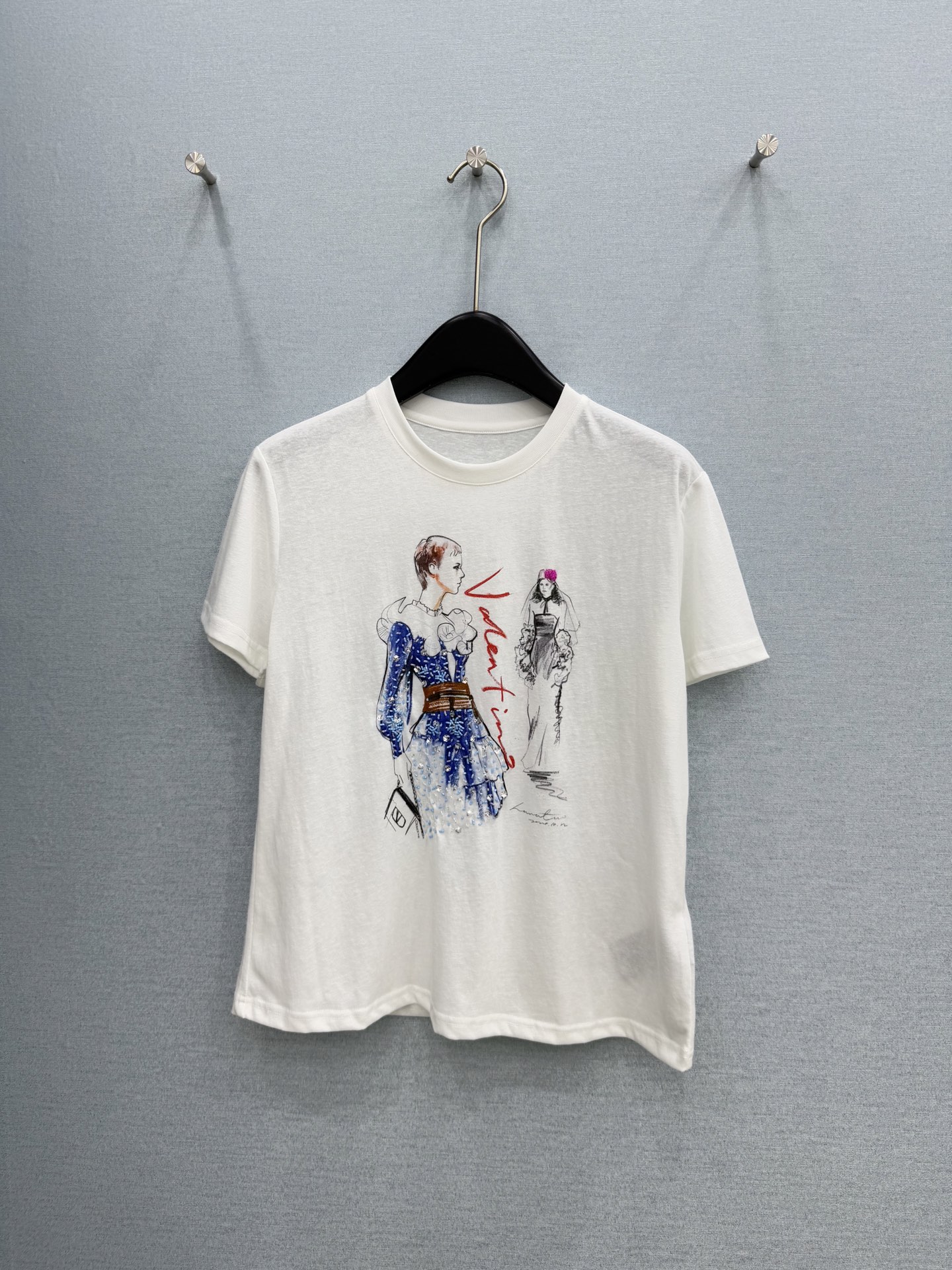 🛒𝐍𝐄𝐖 · 𝟐𝟎𝟐6/爆款现货原单品质 小众*｜精致印花订珠短袖T恤高订面料 亲肤透气舒适标志性字母图