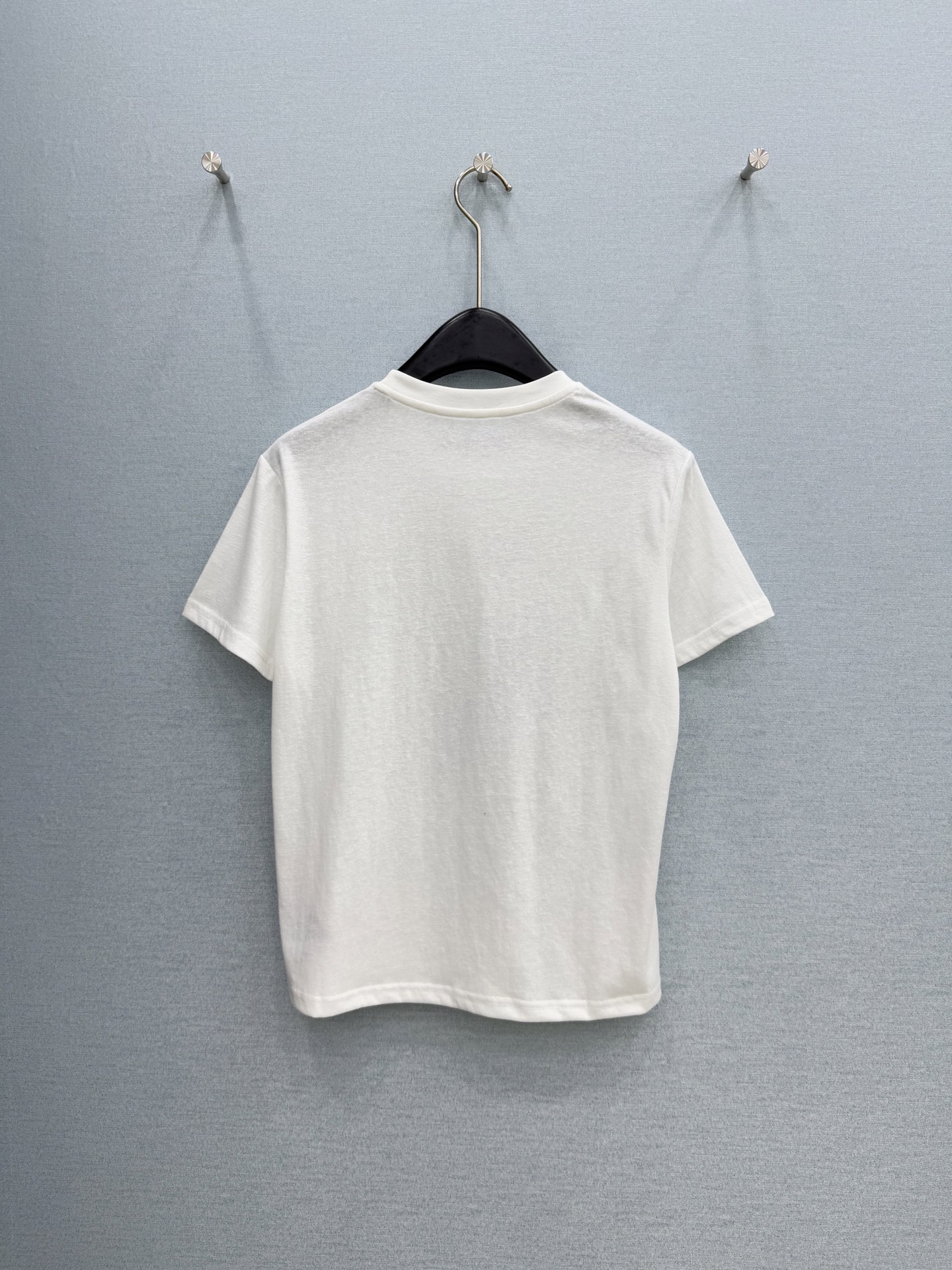 🛒𝐍𝐄𝐖 · 𝟐𝟎𝟐6/爆款现货原单品质 小众*｜精致印花订珠短袖T恤高订面料 亲肤透气舒适标志性字母图