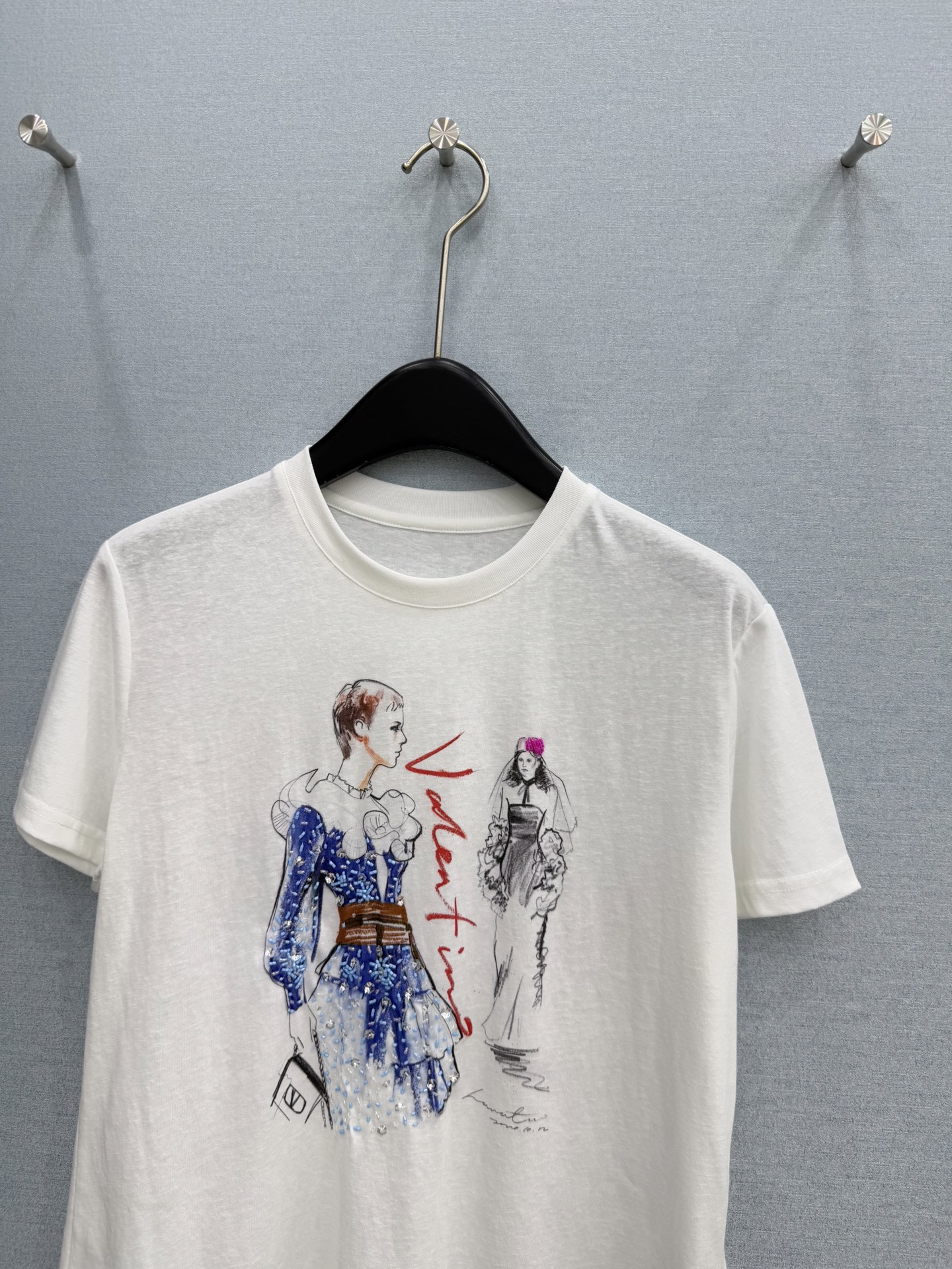 🛒𝐍𝐄𝐖 · 𝟐𝟎𝟐6/爆款现货原单品质 小众*｜精致印花订珠短袖T恤高订面料 亲肤透气舒适标志性字母图