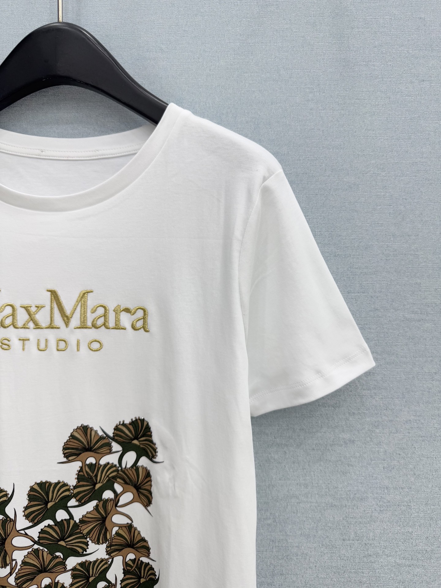 🛒𝐍𝐄𝐖 · 𝟐𝟎𝟐6/爆款现货【春夏上新】 Max*｜2026新款刺绣T恤高订面料，百搭版型 ，上身的