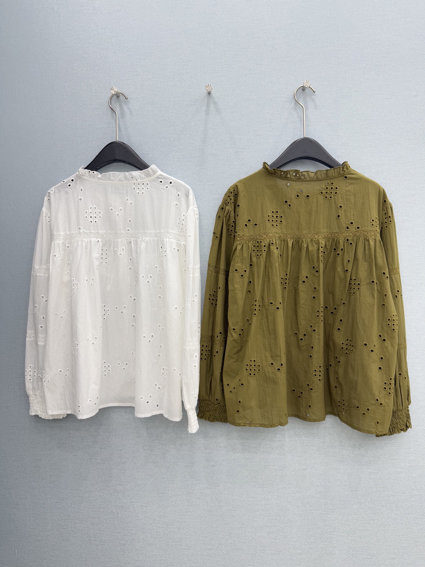 🛒𝐍𝐄𝐖 · 𝟐𝟎𝟐6/爆款现货原单品质 小众*｜2026新品花边袖洞洞刺绣衬衫精致版型，高级肌理细腻 