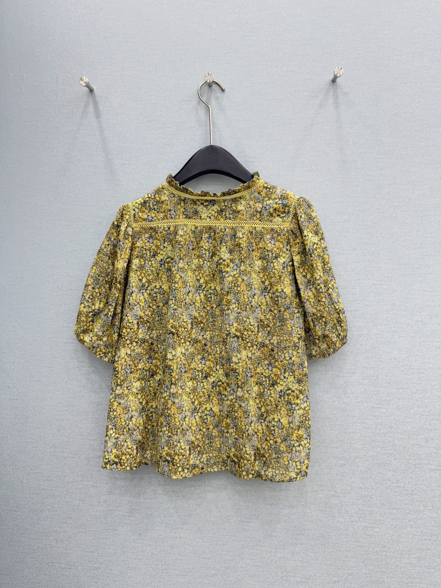 🛒𝐍𝐄𝐖 · 𝟐𝟎𝟐6/爆款现货原单品质 小众*｜2026新品碎花衬衫精致版型，高级肌理细腻 极简主义常