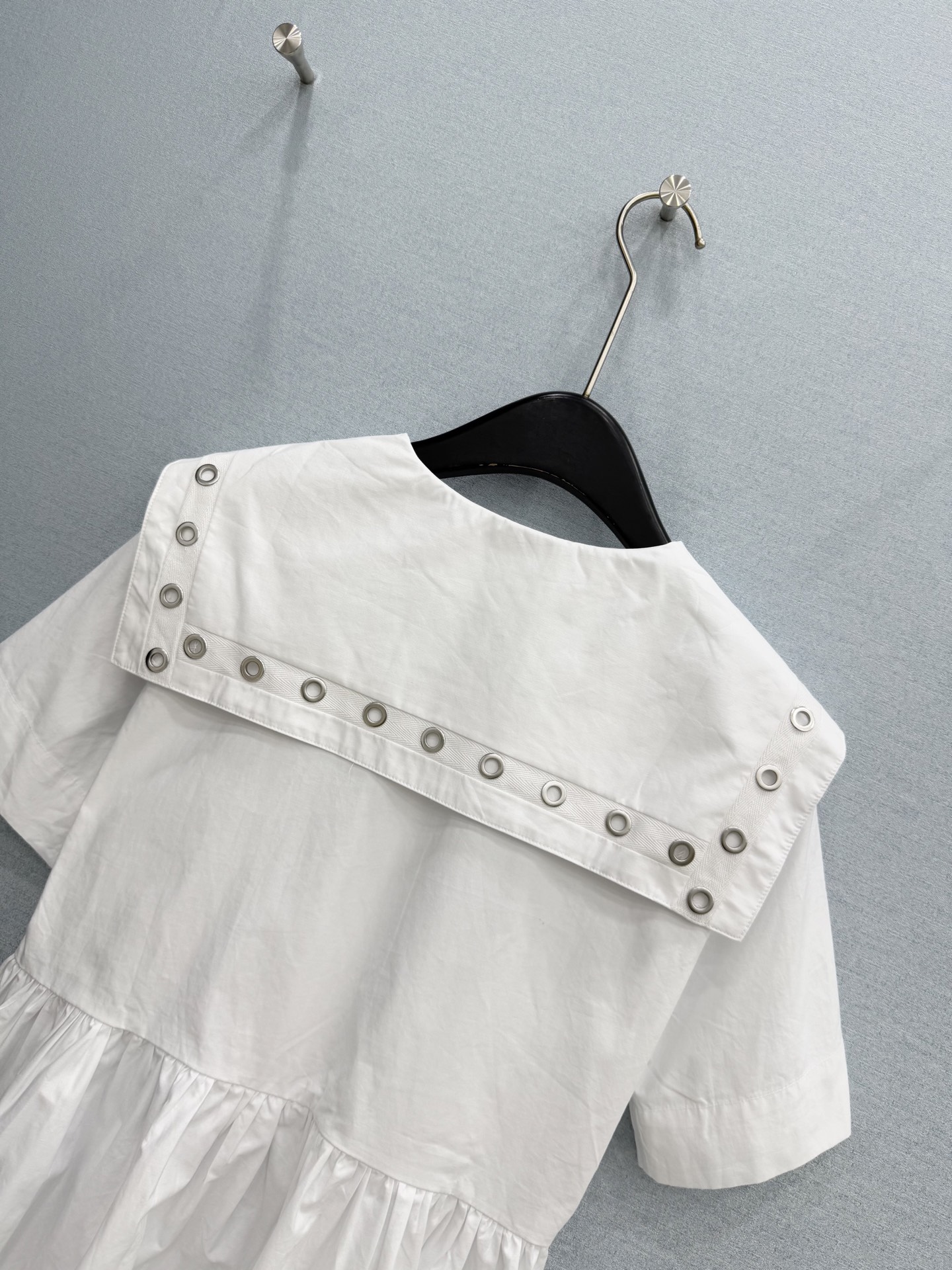 🛒𝐍𝐄𝐖 · 𝟐𝟎𝟐6/爆款现货原单品质 小众*｜2026新品短袖法式衬衫大翻领圆扣设计 高级肌理细腻 