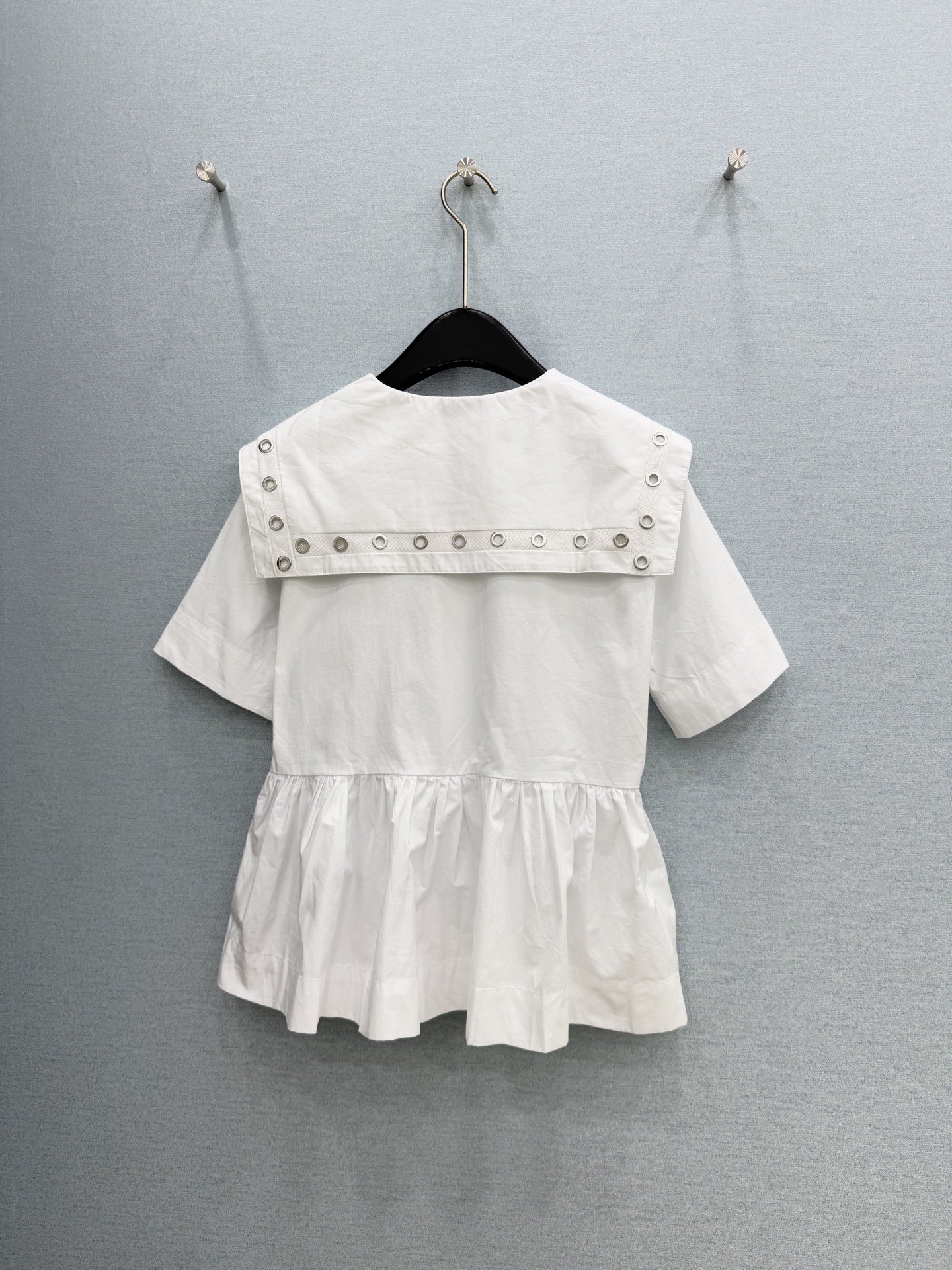 🛒𝐍𝐄𝐖 · 𝟐𝟎𝟐6/爆款现货原单品质 小众*｜2026新品短袖法式衬衫大翻领圆扣设计 高级肌理细腻 