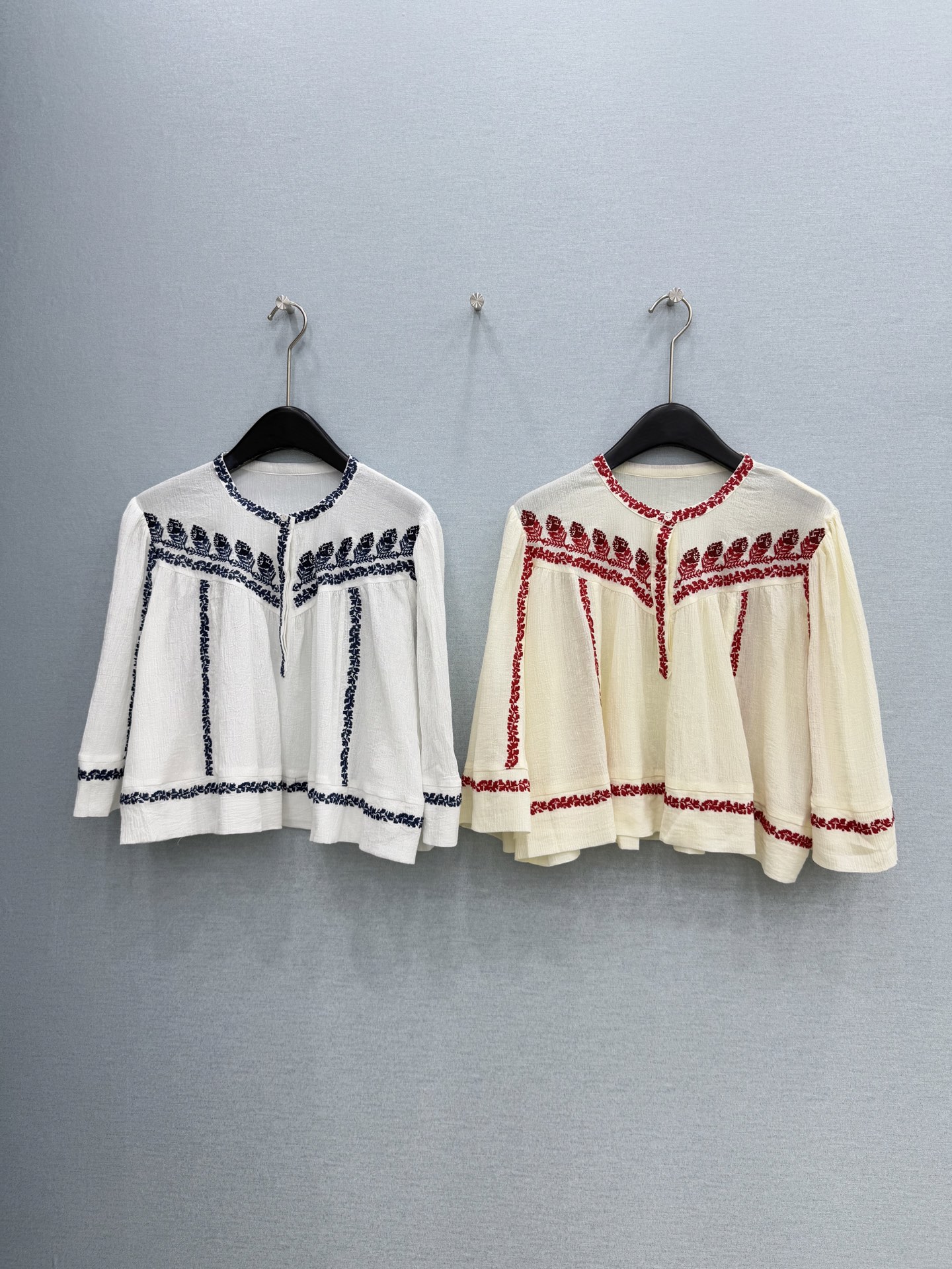 🛒𝐍𝐄𝐖 · 𝟐𝟎𝟐6/爆款现货原单品质 小众*｜2026新品名族风刺绣衬衫精致版型，高级肌理细腻 极简