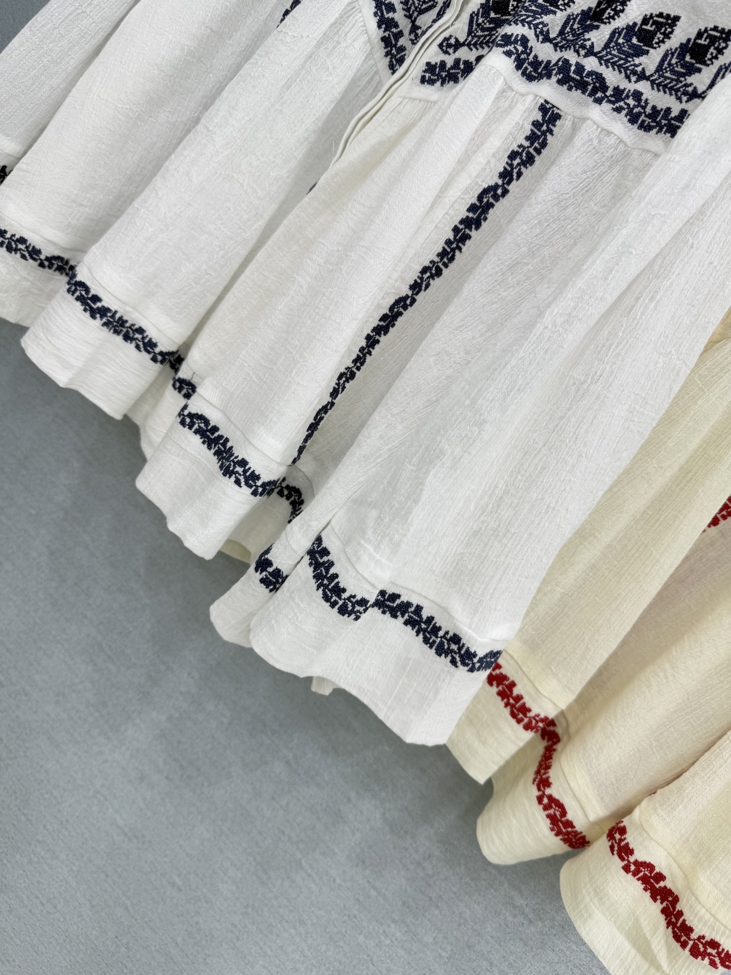 🛒𝐍𝐄𝐖 · 𝟐𝟎𝟐6/爆款现货原单品质 小众*｜2026新品名族风刺绣衬衫精致版型，高级肌理细腻 极简